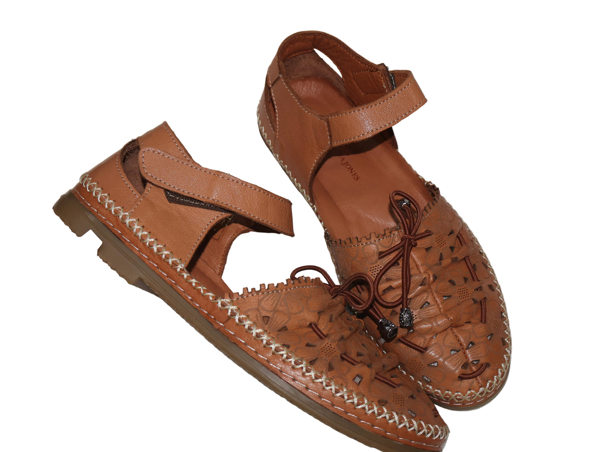 Pantofi din piele naturală perforată – Cognac