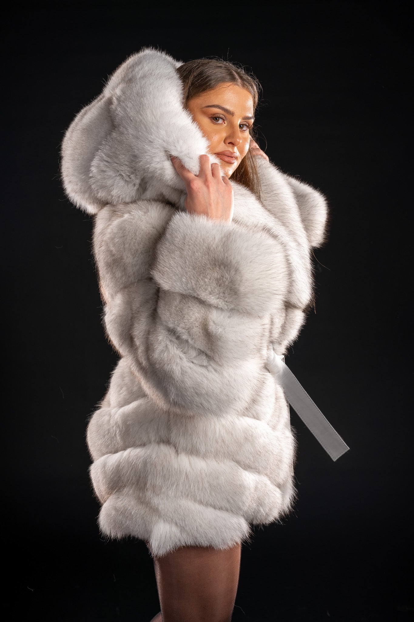 HAINA DIN BLANA NATURALA DE VULPE POLARA CU GLUGA AMPLA, POLAR 007