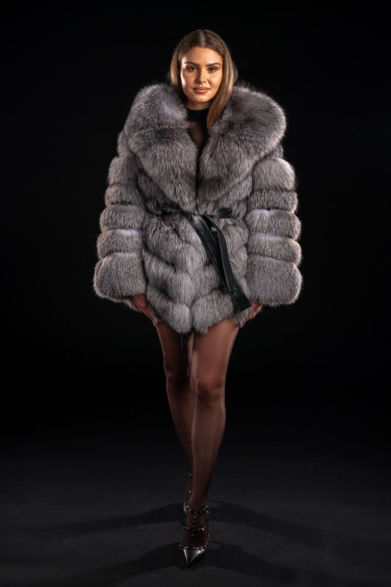 HAINA DIN BLANA NATURALA DE VULPE ARGINTIE CU GLUGA AMPLA, FROST 008