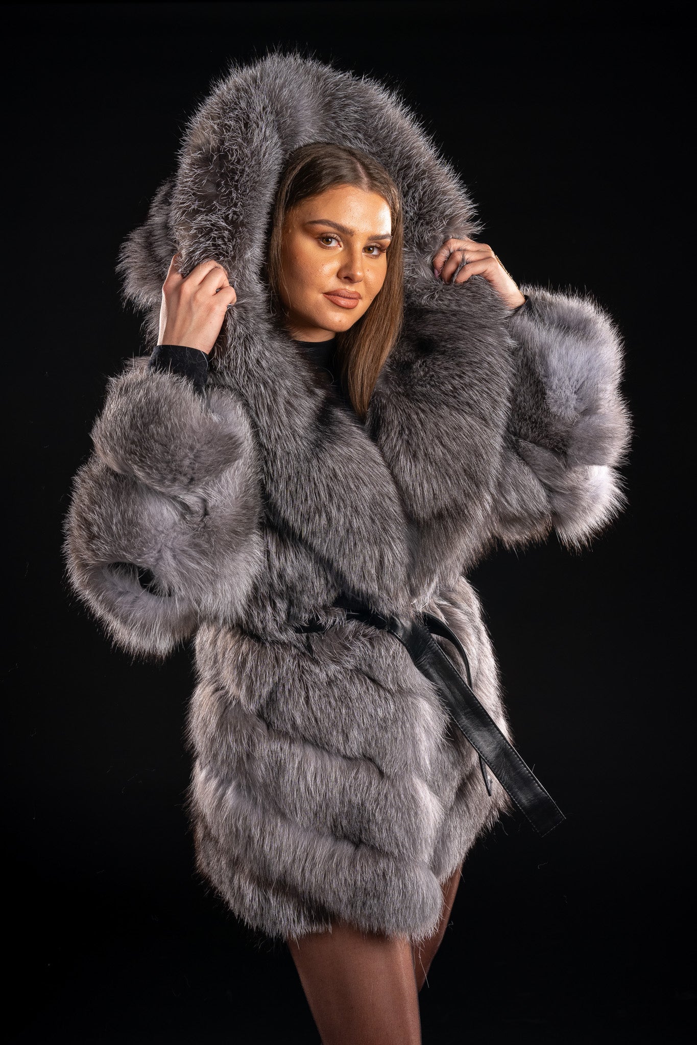 HAINA DIN BLANA NATURALA DE VULPE ARGINTIE CU GLUGA AMPLA, FROST 008