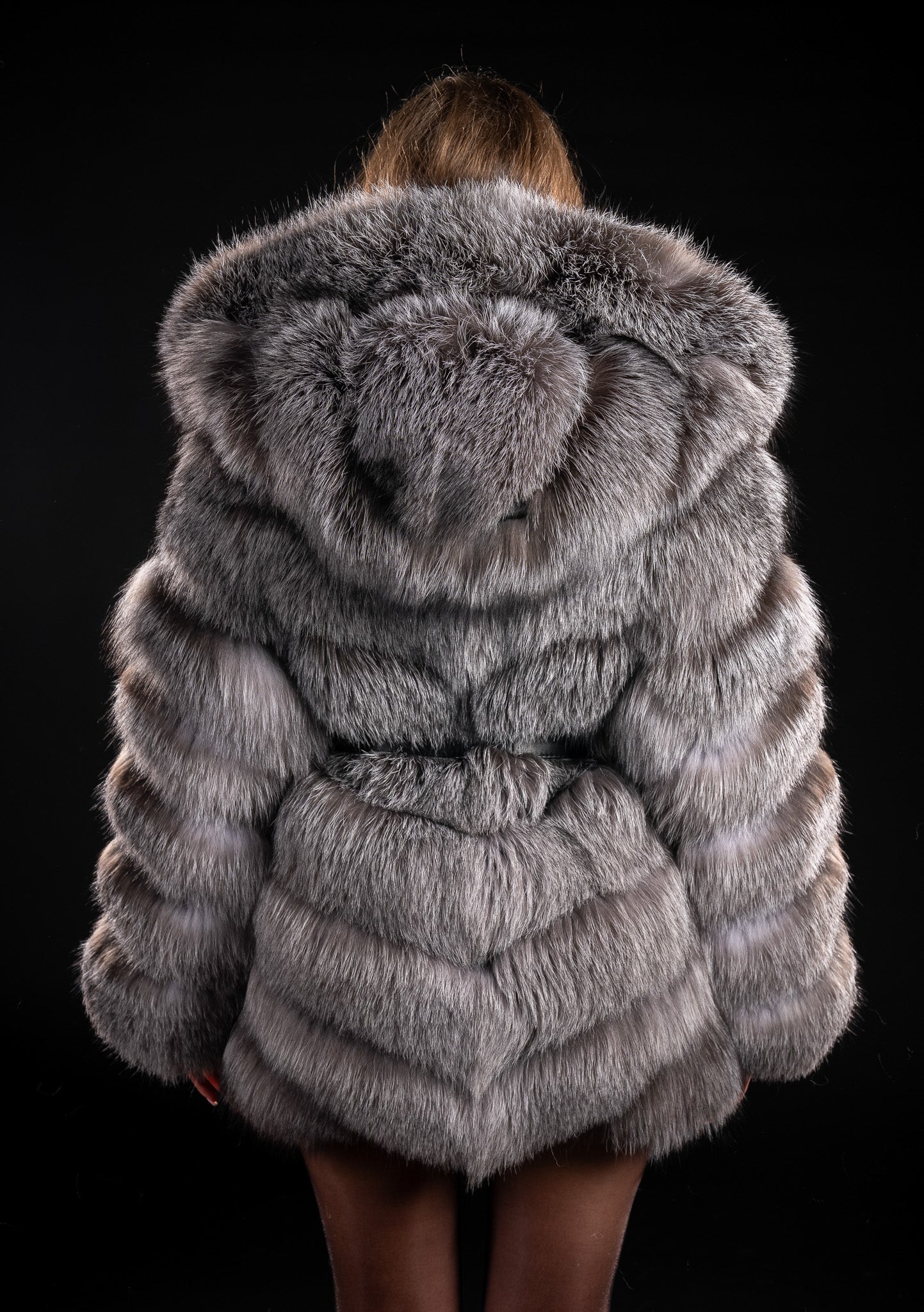 HAINA DIN BLANA NATURALA DE VULPE ARGINTIE CU GLUGA AMPLA, FROST 008