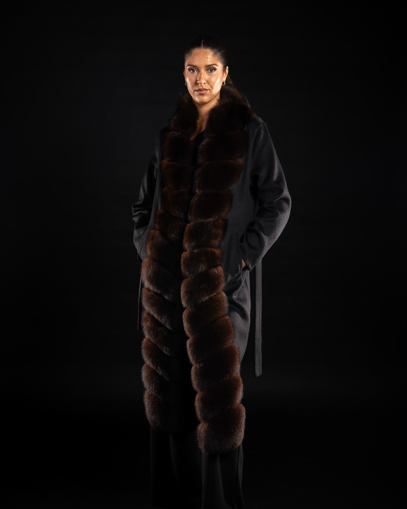 PALTON DIN LANA DE ALPACA CU GULER DIN BLANA NATURALA DE VULPE POLARA, DARKSABLE 503