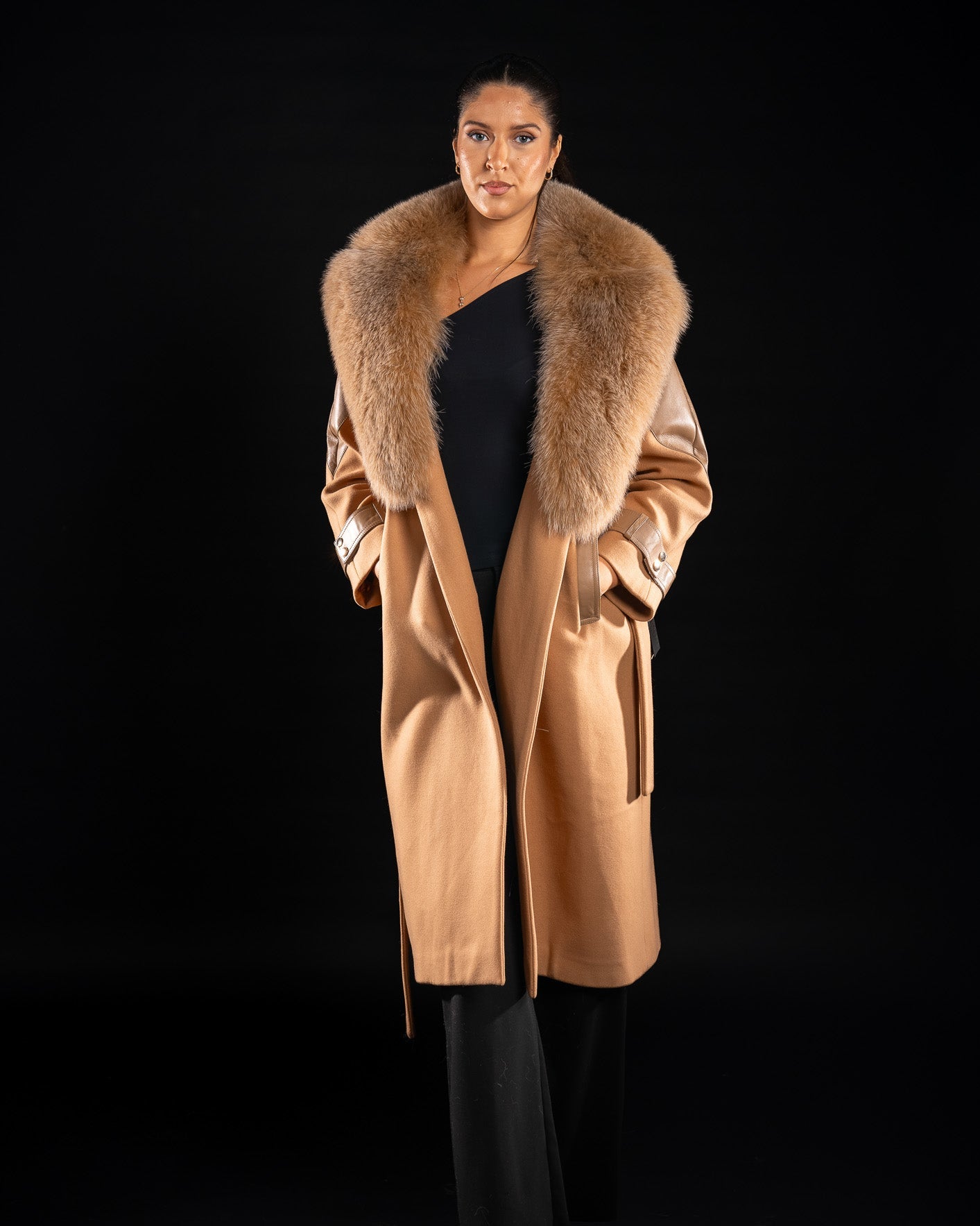 PALTON DIN CASHMIRE CU BLANA NATURALA DE VULPE POLARA, 503