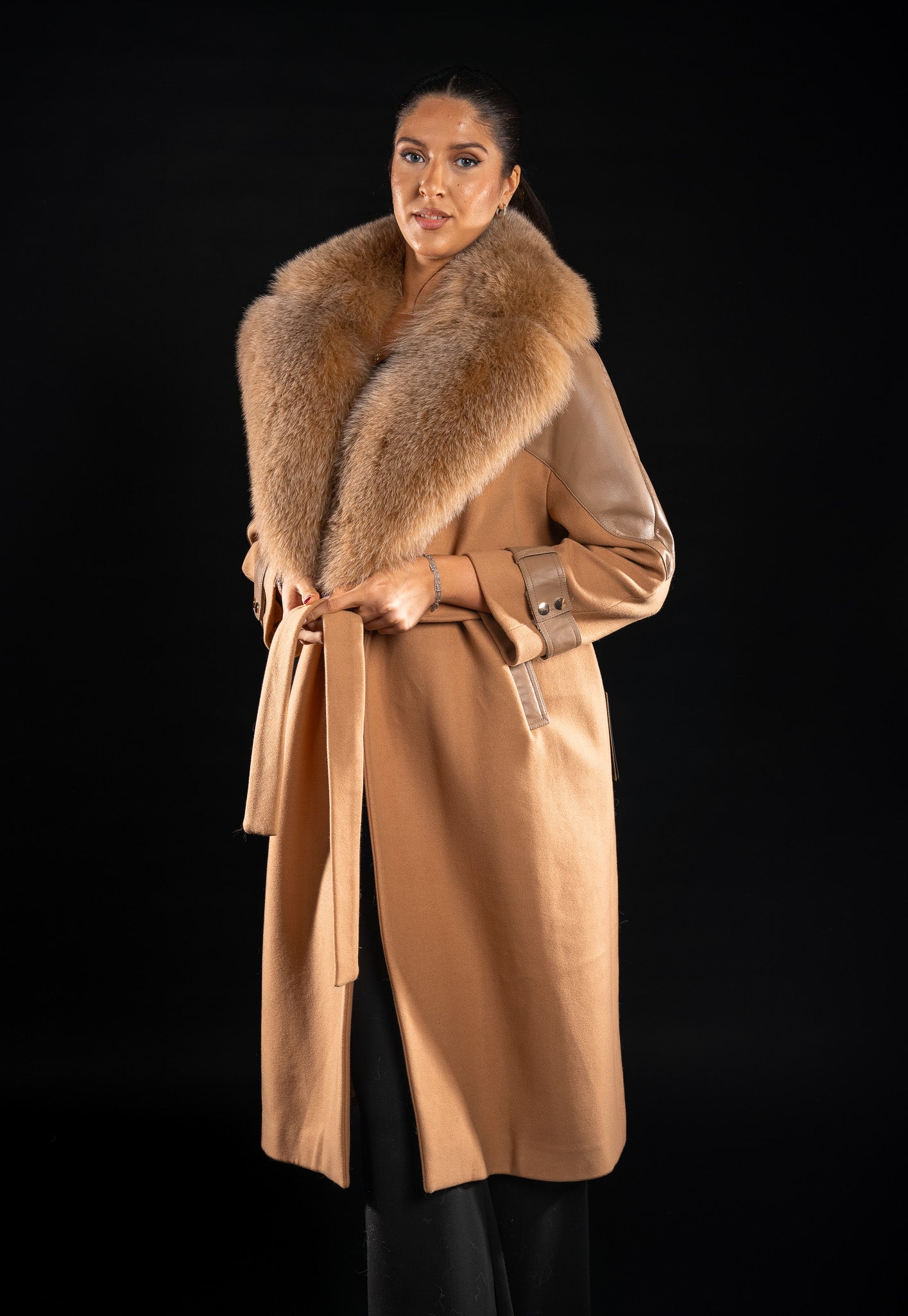 PALTON DIN CASHMIRE CU BLANA NATURALA DE VULPE POLARA, 503