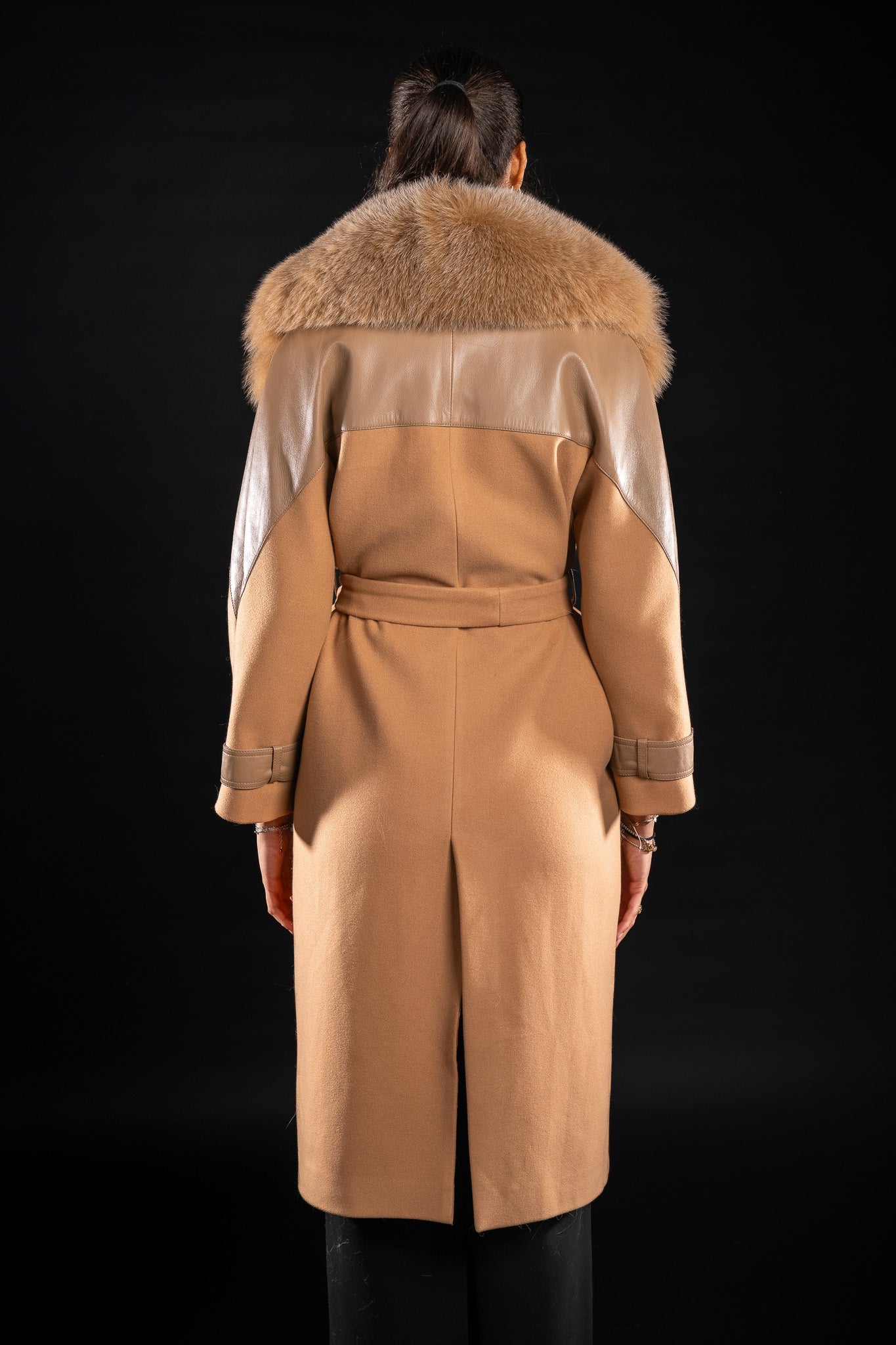 PALTON DIN CASHMIRE CU BLANA NATURALA DE VULPE POLARA, 503