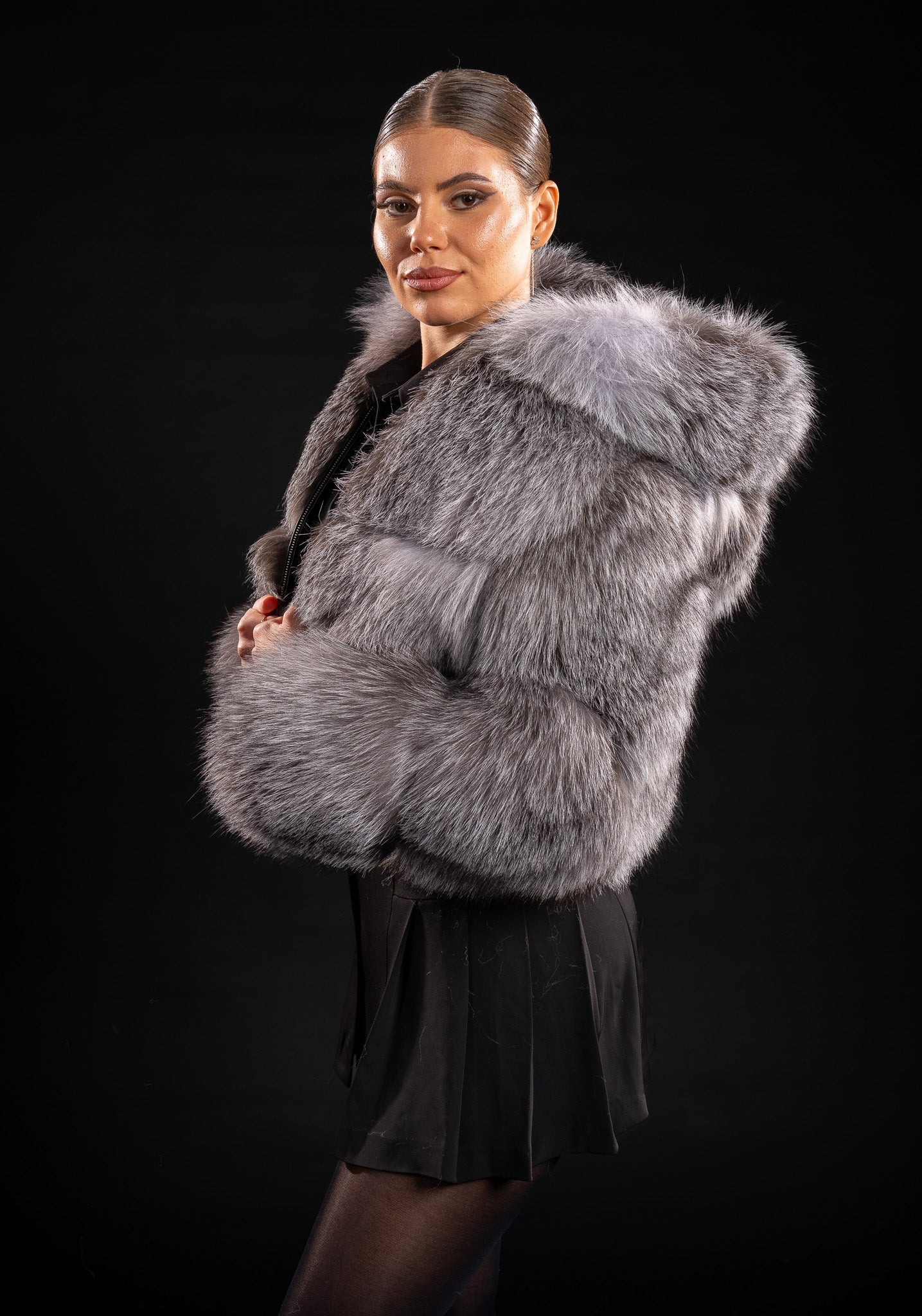 HAINA DIN BLANA NATURALA DE VULPE ARGINTIE CU GLUGA, FROST 004