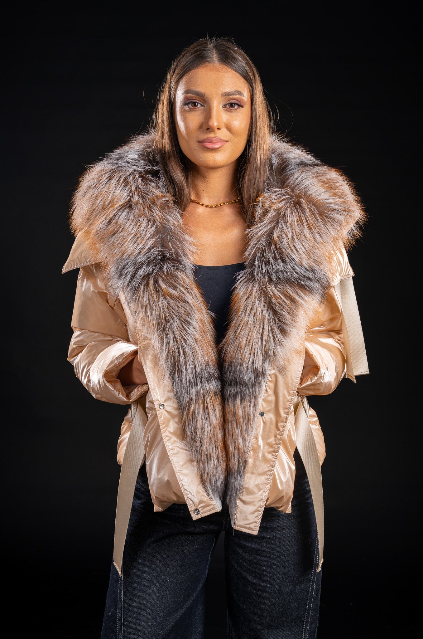 GEACA CU BLANA NATURALA DE VULPE CANADIANA, PUF DE GASCA 102