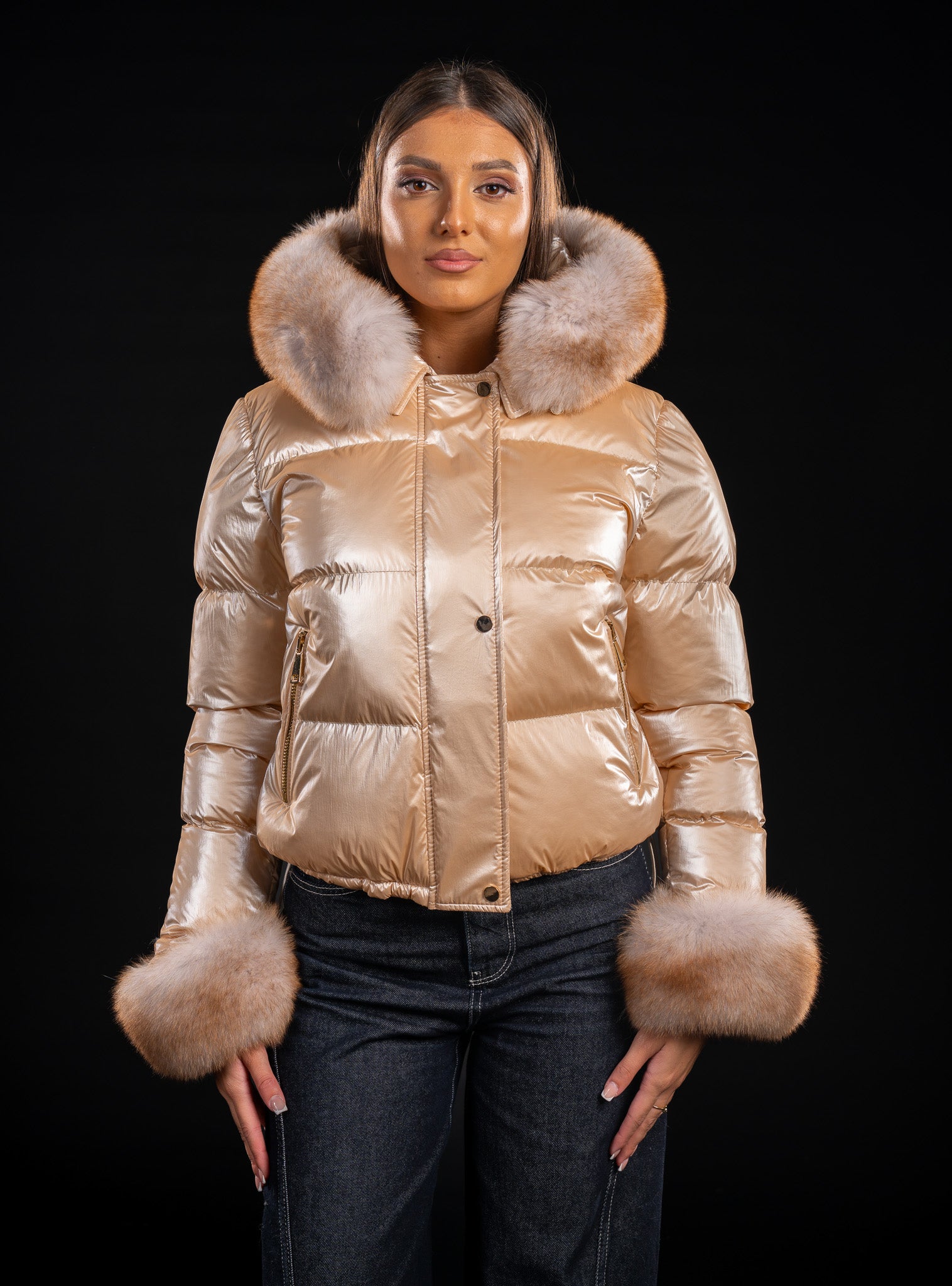 GEACA SCURTA CU GLUGA SI MANSETE DIN VULPE NATURALA 104