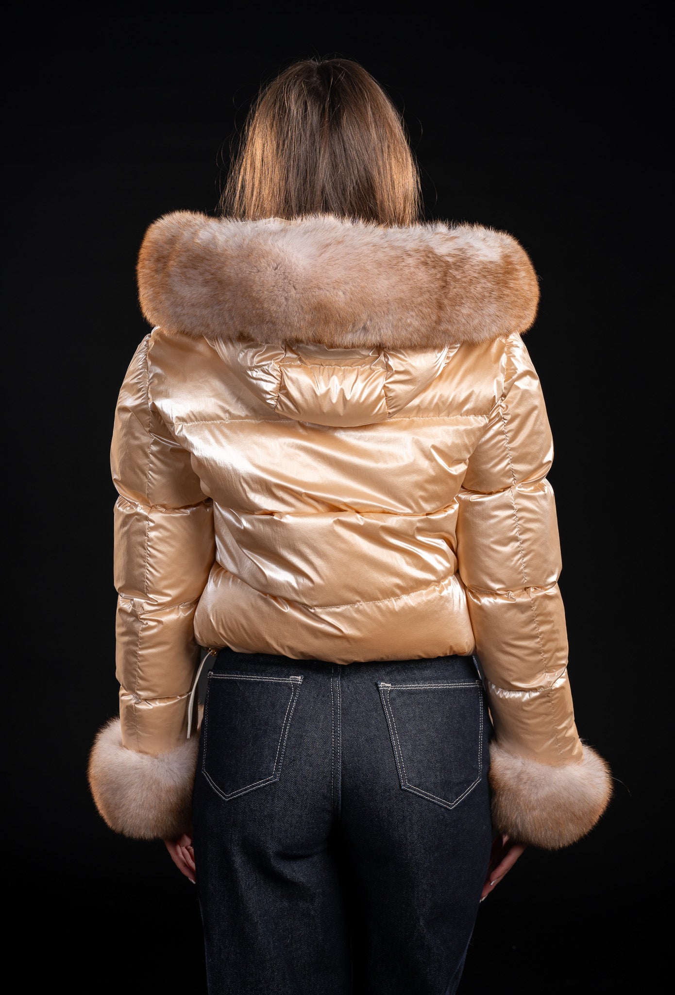 GEACA SCURTA CU GLUGA SI MANSETE DIN VULPE NATURALA 104