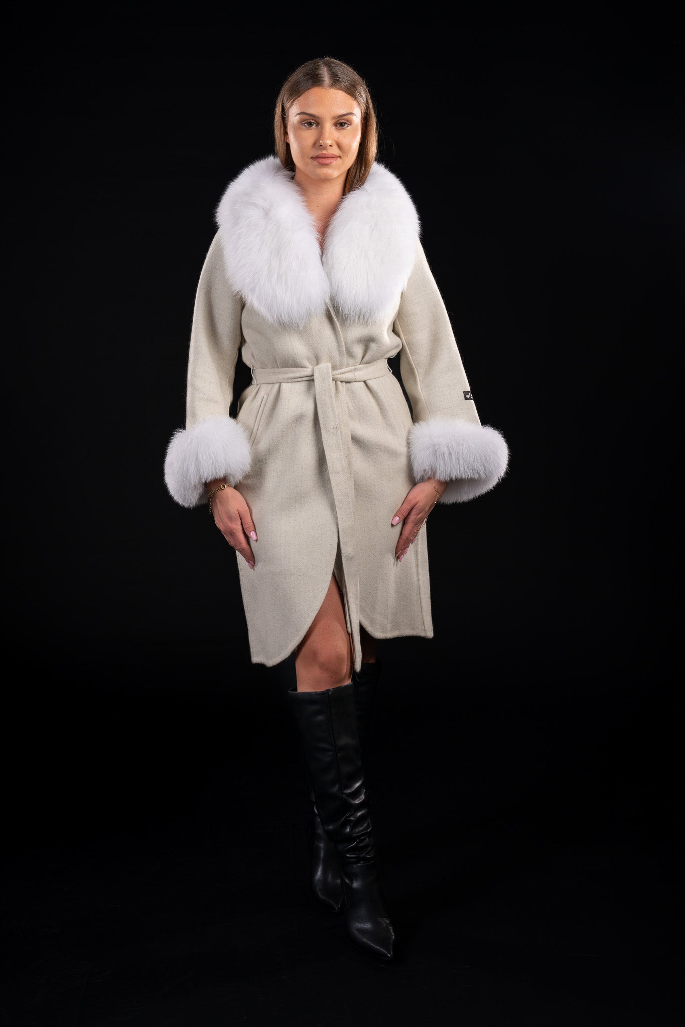 PALTON DIN LANA ALPACA SI BLANA NATURALA DE VULPE