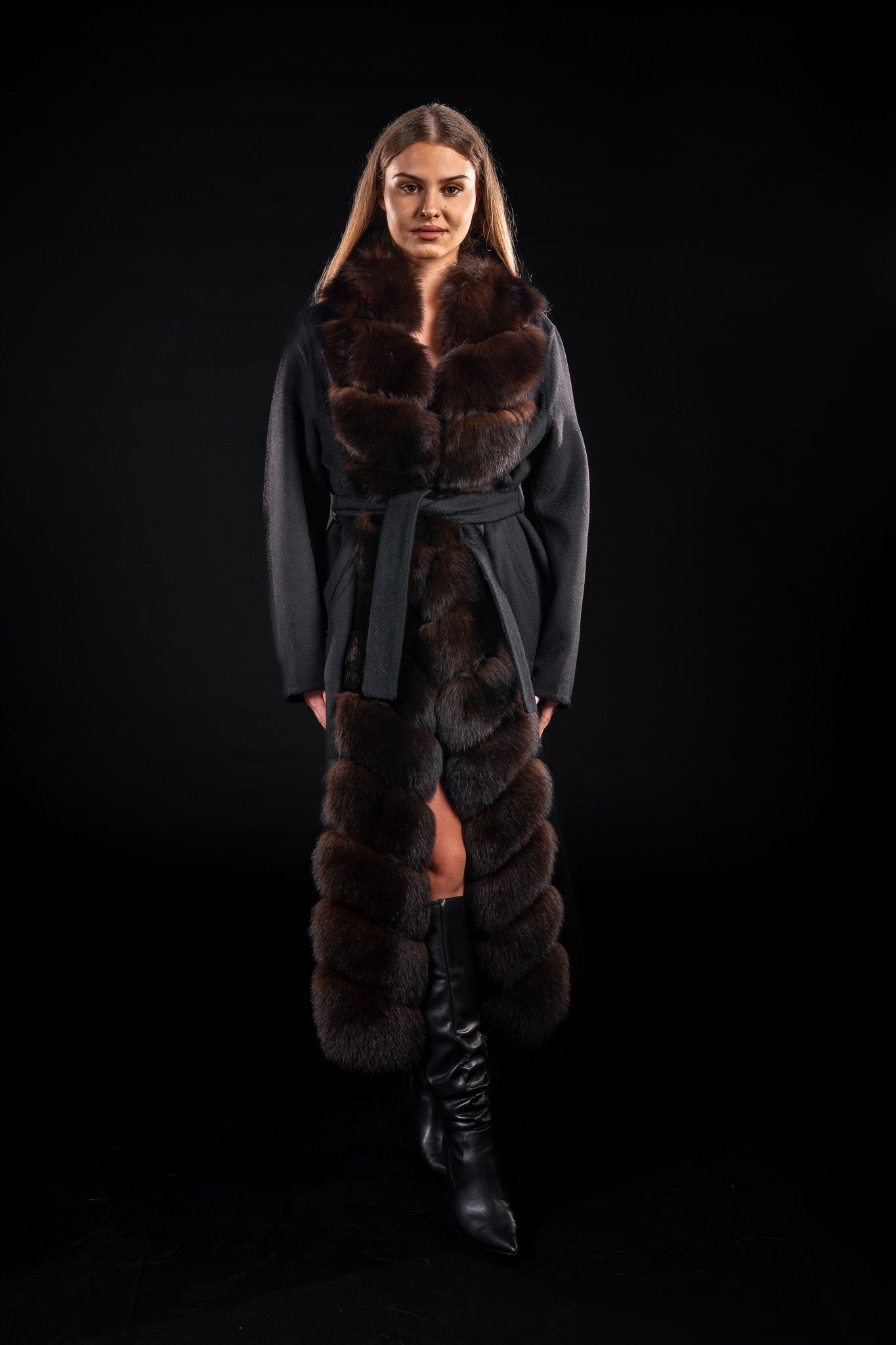 PALTON DIN LANA DE ALPACA CU GULER DIN BLANA NATURALA DE VULPE POLARA, DARKSABLE 503