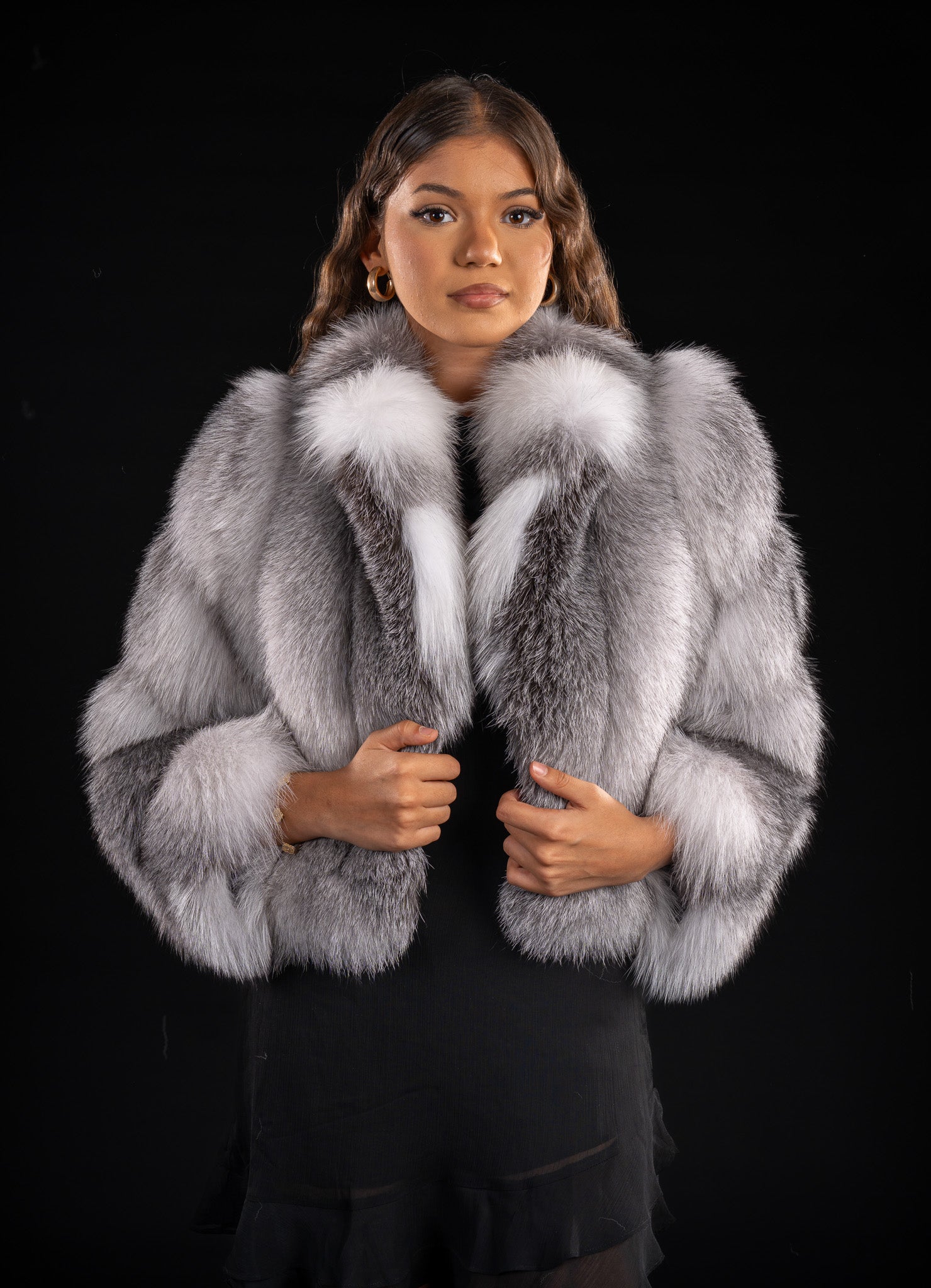 HAINA DIN BLANA NATURALA DE VULPE ARTICA CU GULER REVER 032