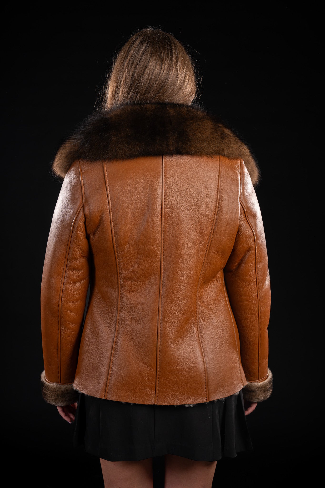 COJOC DIN PIELE SI BLANA NATURALA DE MIEL CU GULER DIN VULPE