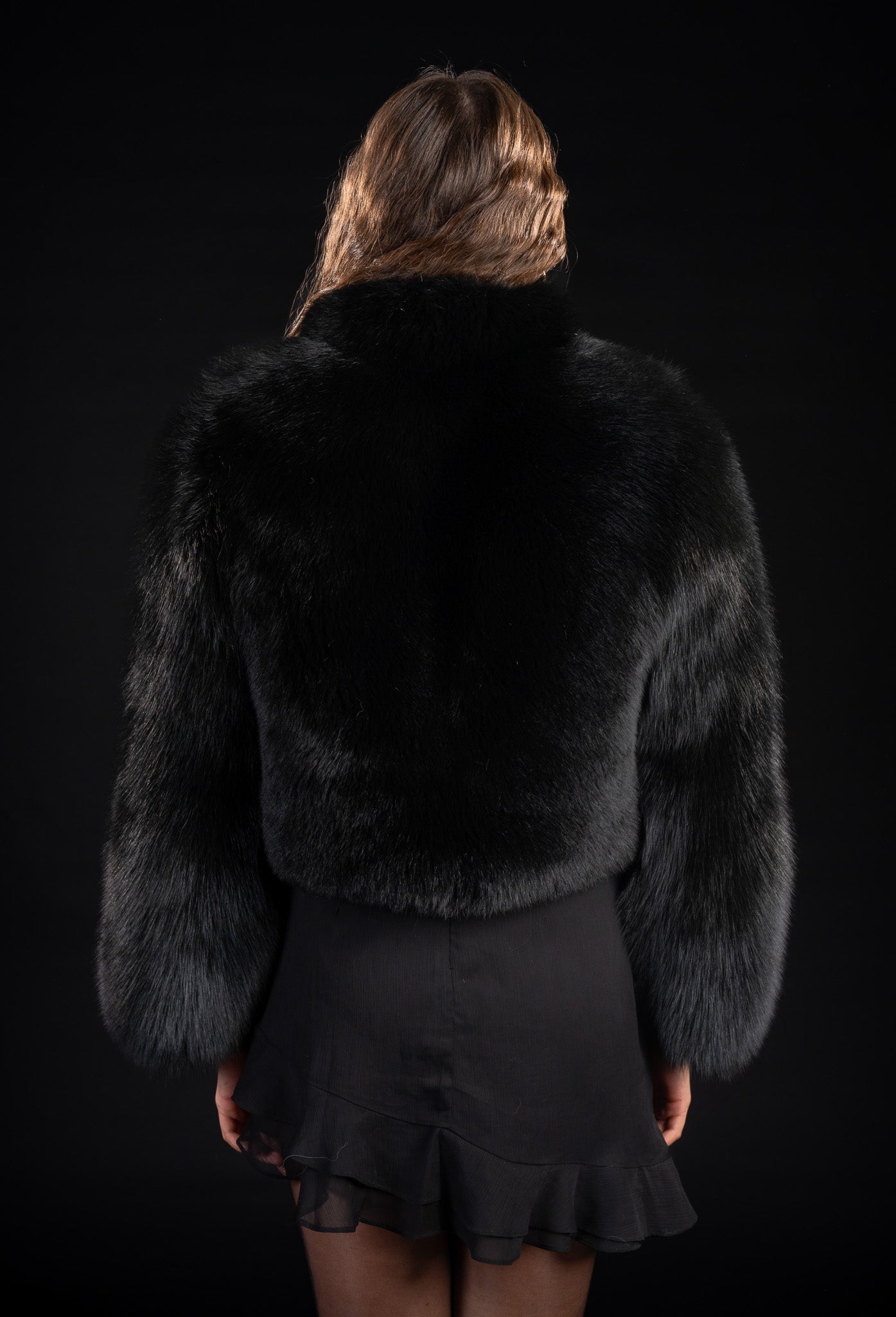 HAINA DIN BLANA NATURALA DE VULPE POLARA SCURTA 029