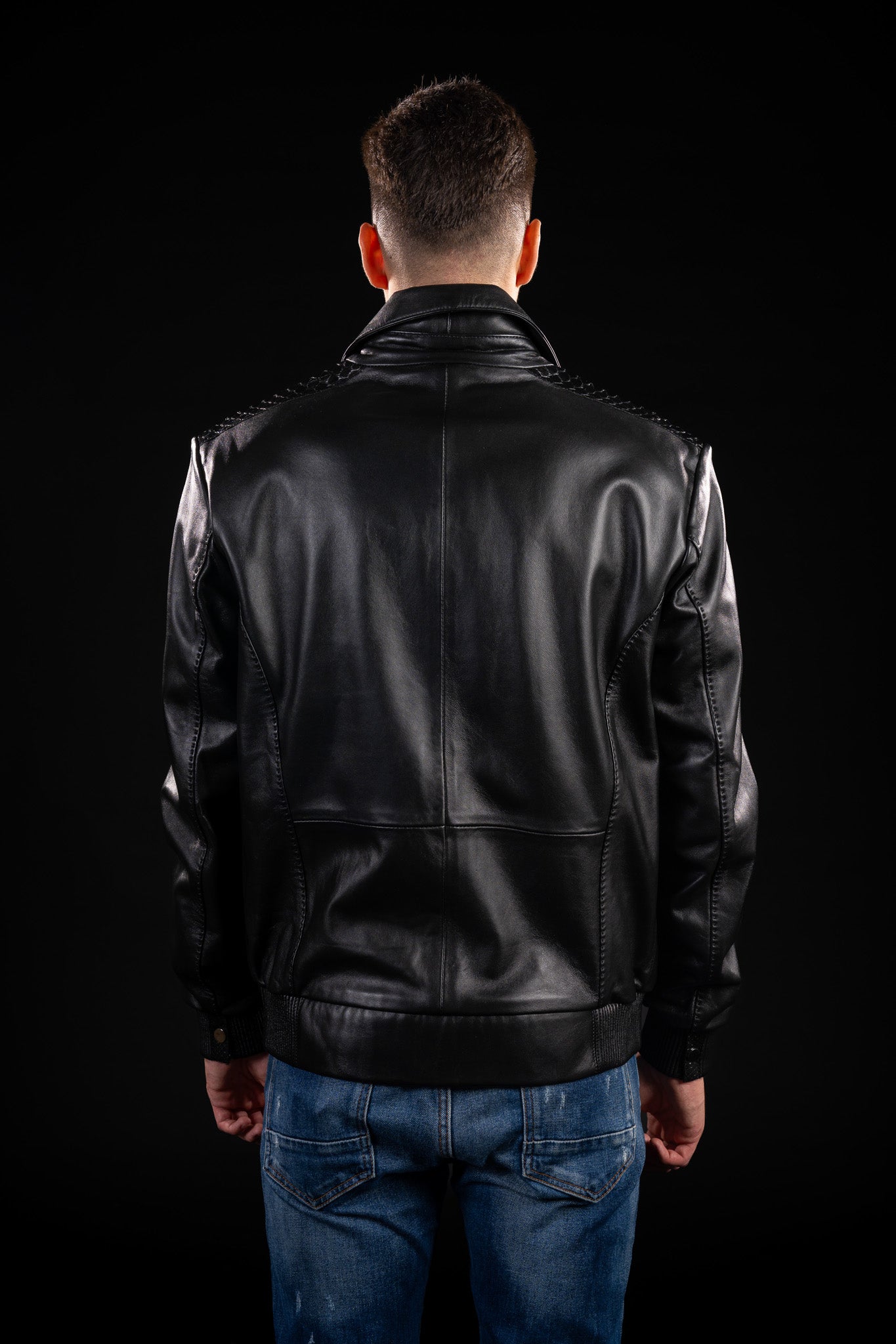 GEACA DIN PIELE NATURALA CU DETALII DIN  PITON - BARBATI