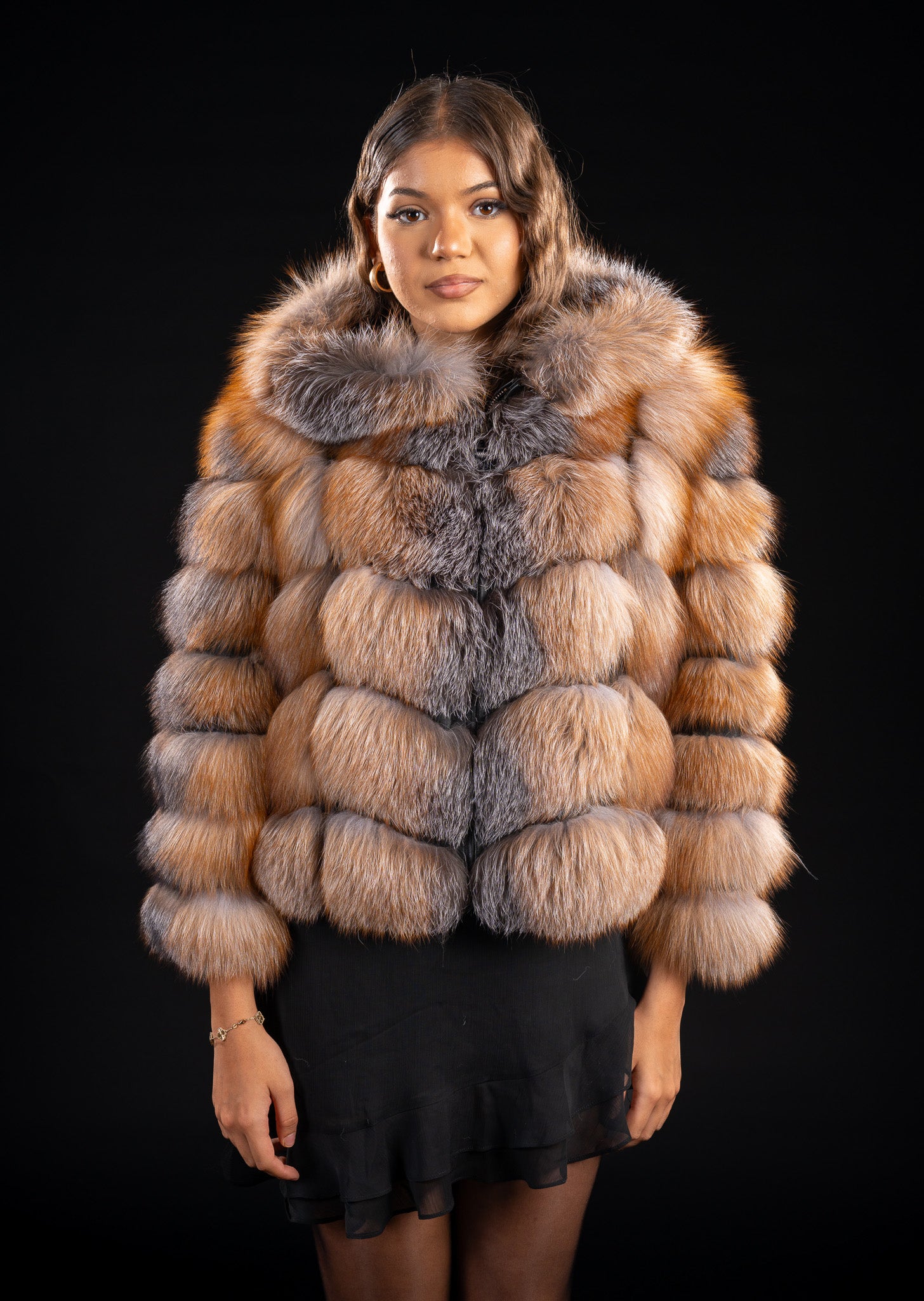 HAINA DIN BLANA NATURALA DE VULPE CANADIANA CU GLUGA, 4 IN 1