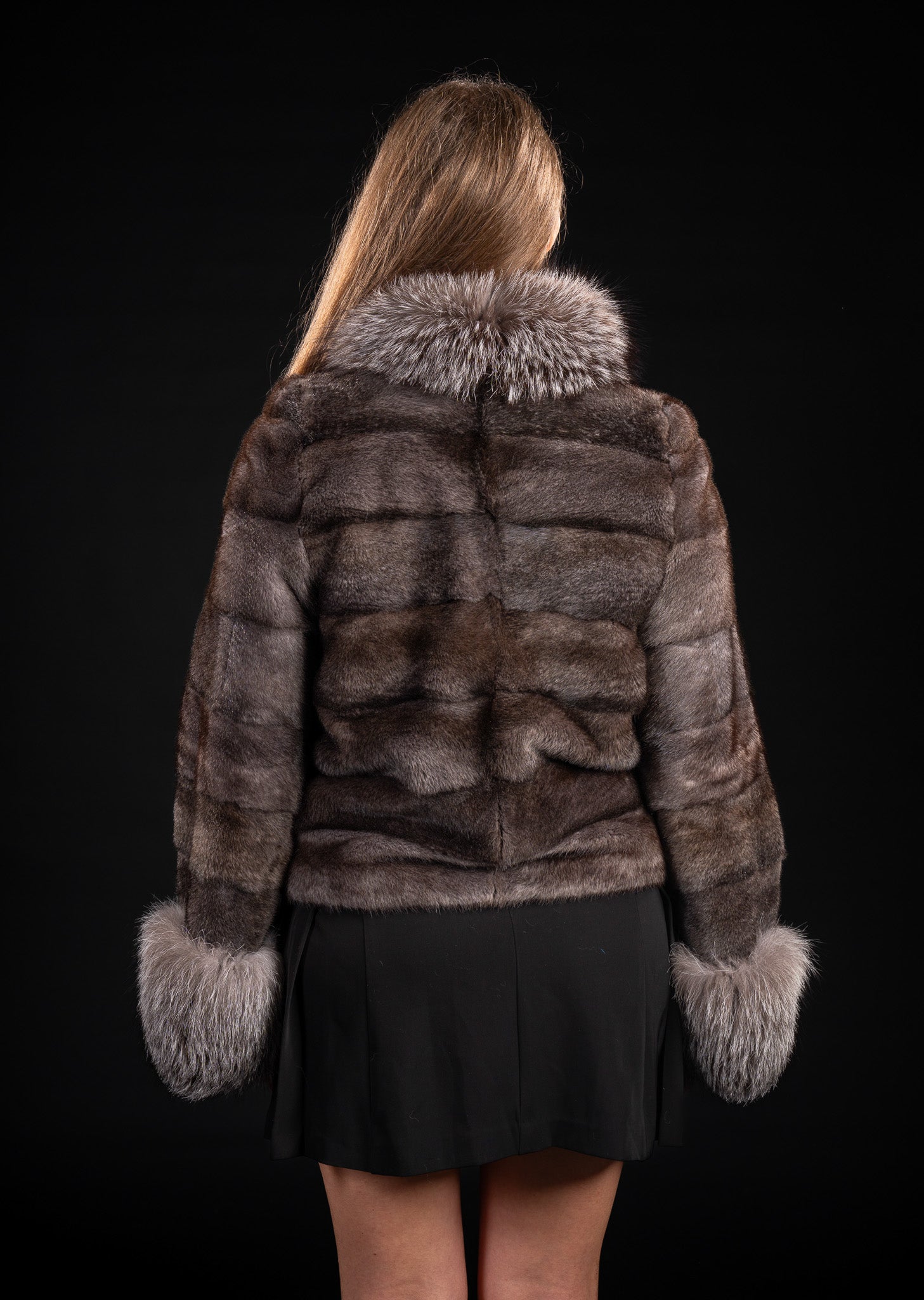 HAINA DIN BLANA NATURALA DE VIZON CU VULPE