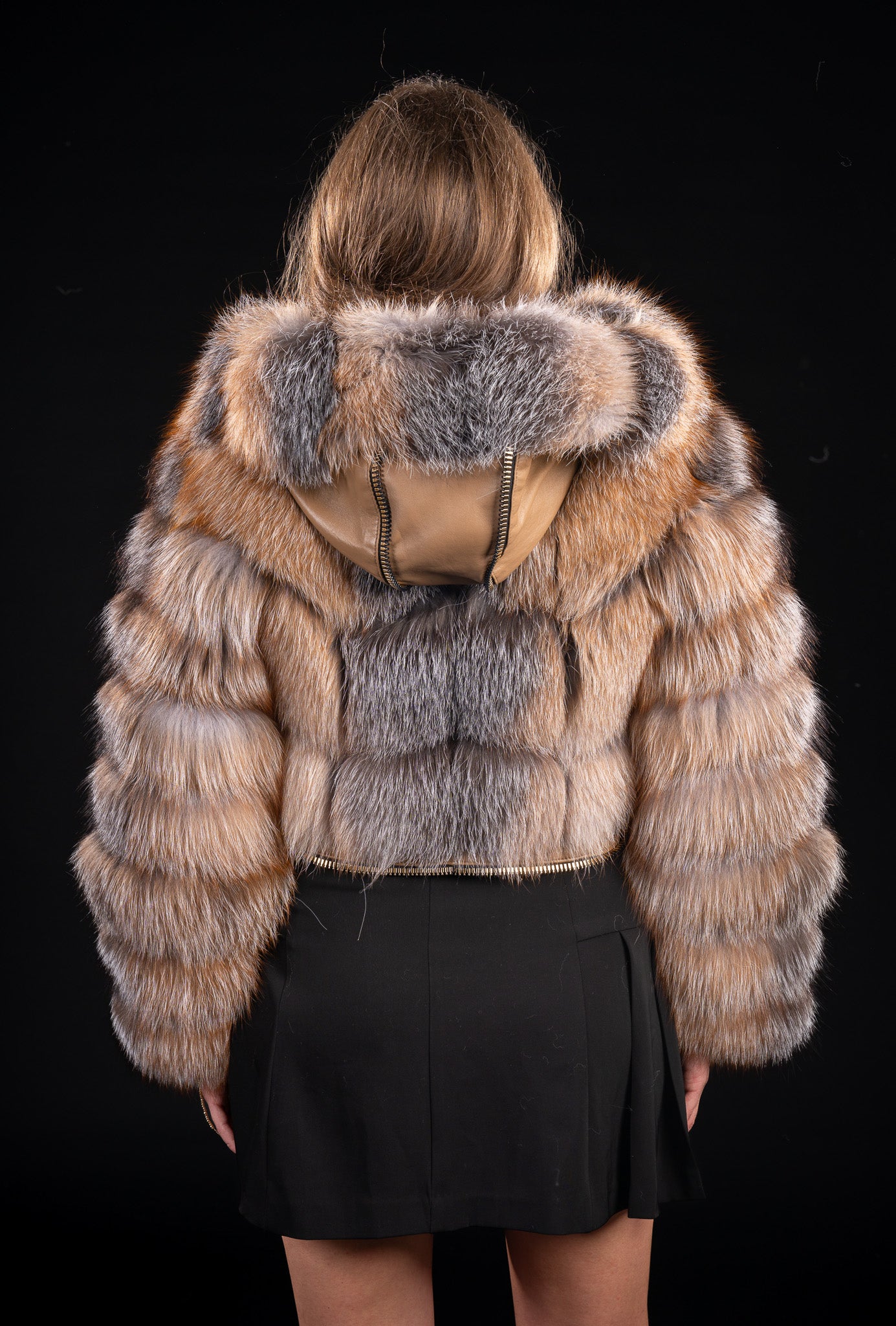 HAINA DIN BLANA NATURALA DE VULPE CANADIANA CU GLUGA 046