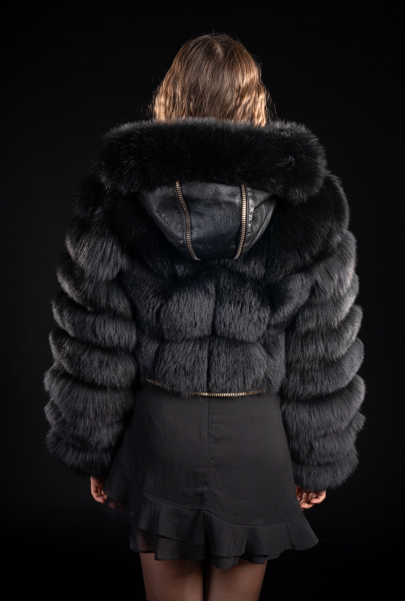 HAINA DIN BLANA NATURALA DE VULPE CANADIANA CU GLUGA 051