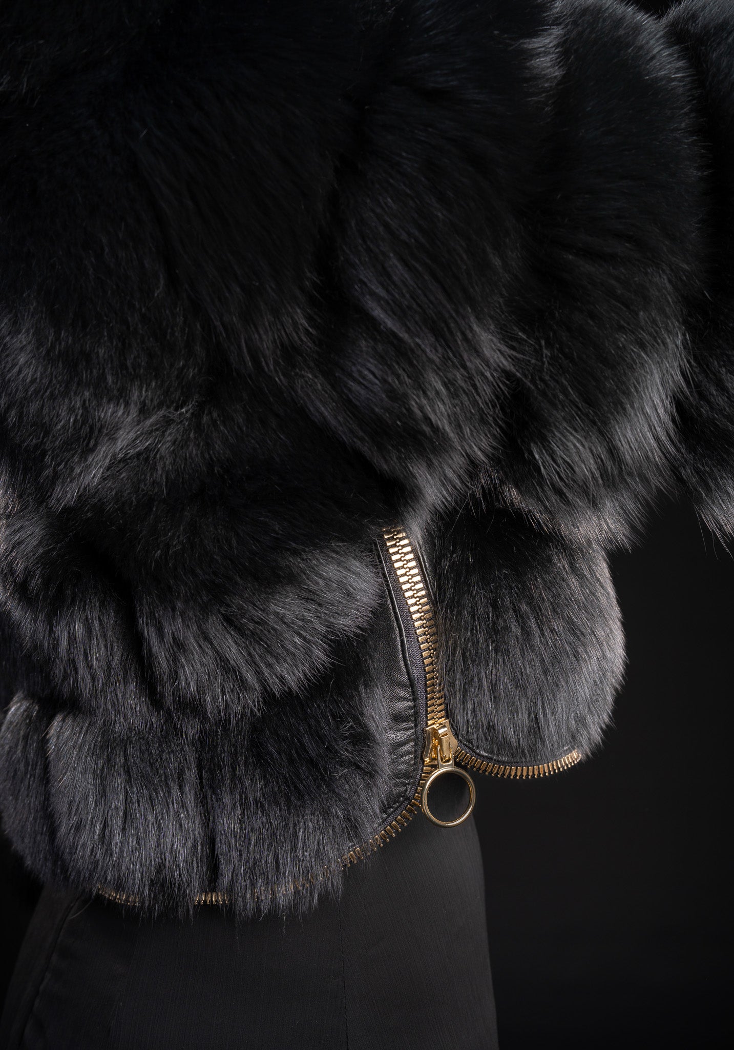 HAINA DIN BLANA NATURALA DE VULPE CANADIANA CU GLUGA 051