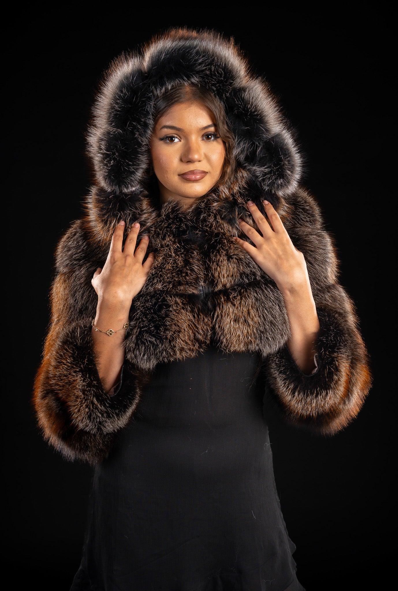 HAINA DIN BLANA NATURALA DE VULPE 056