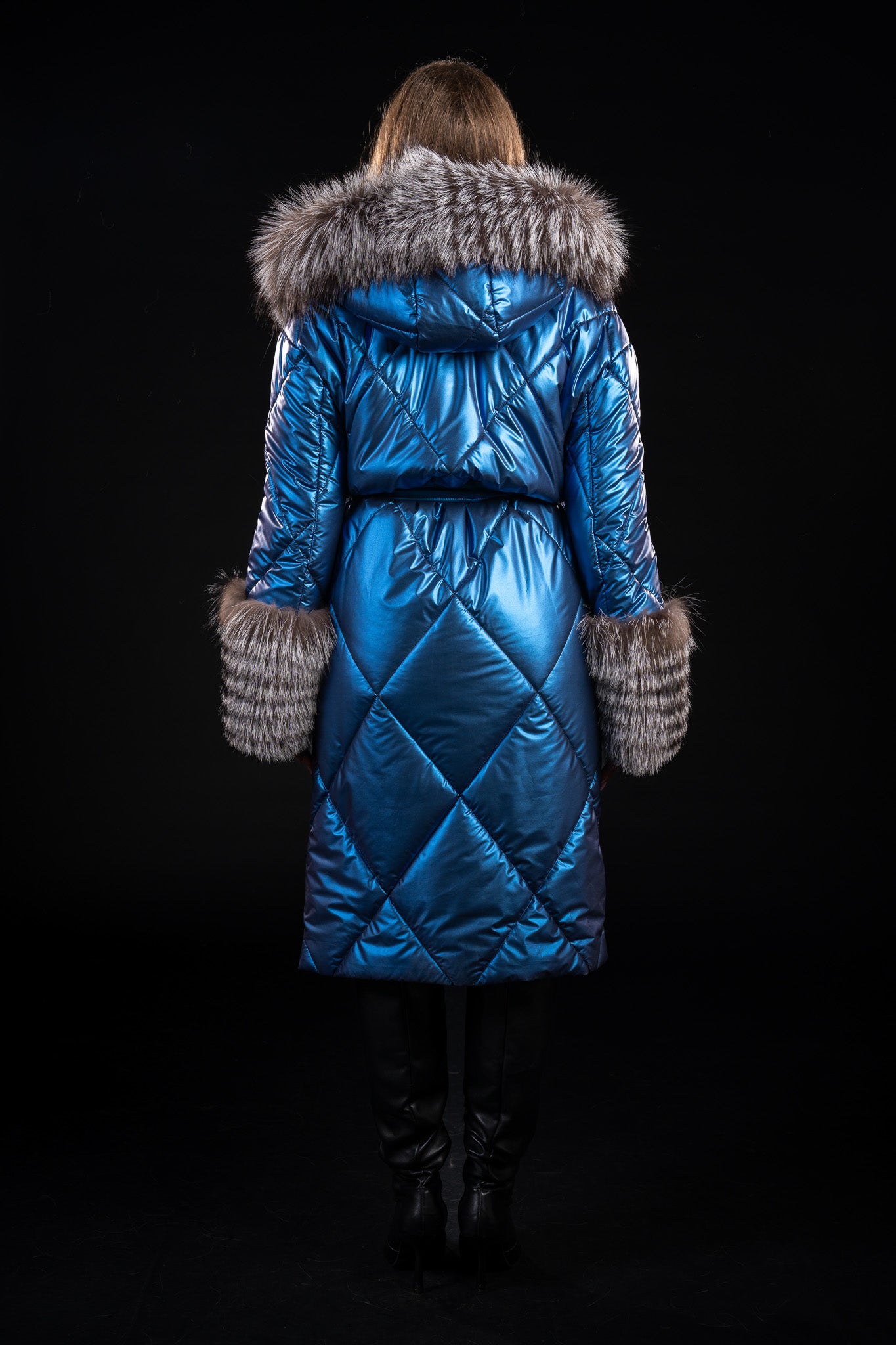 GEACA FAS CU GLUGA SI MANSETE DIN BLANA NATURALA DE VULPE ARGINTIE 115