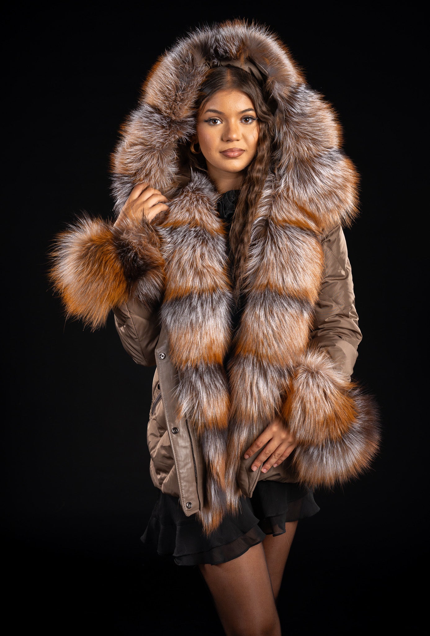 GEACA PARKA BROWN CU BLANA NATURALA DE VULPE CANADIANA DETASABILA