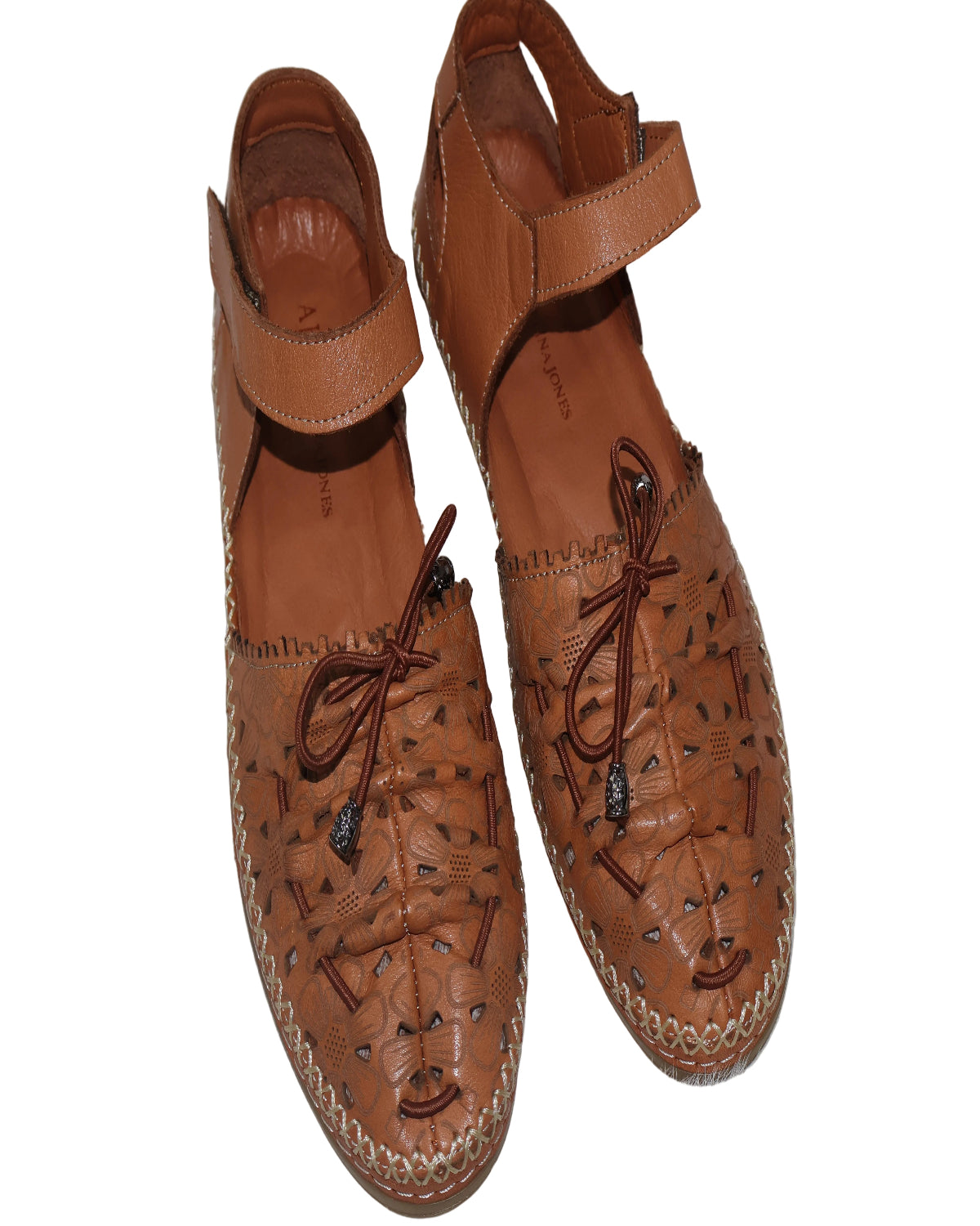 Pantofi din piele naturală perforată – Cognac