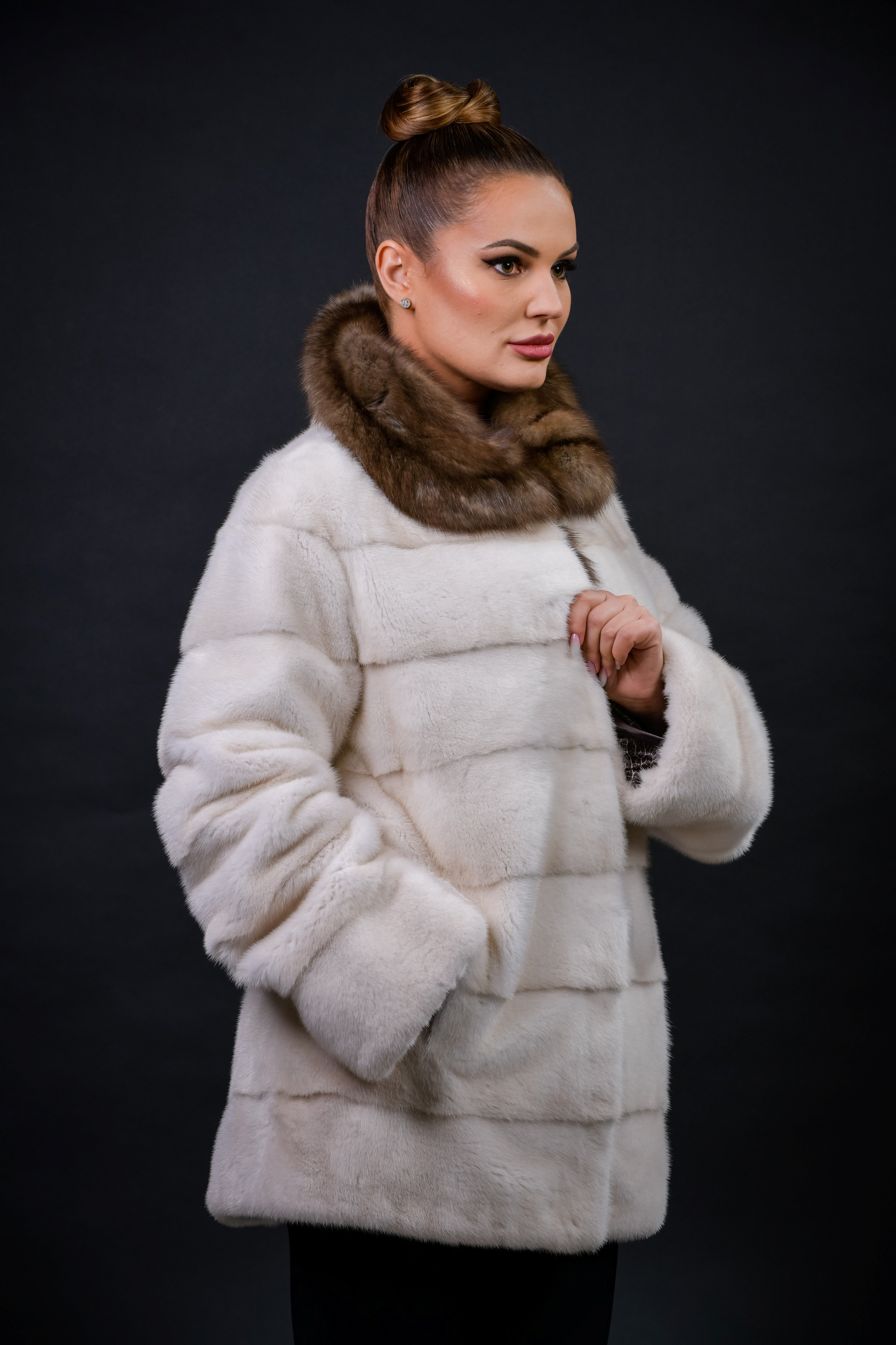 HAINA DIN BLANA NATURALA DE VIZON CU GULER DIN BLANA NATURALA DE JDER