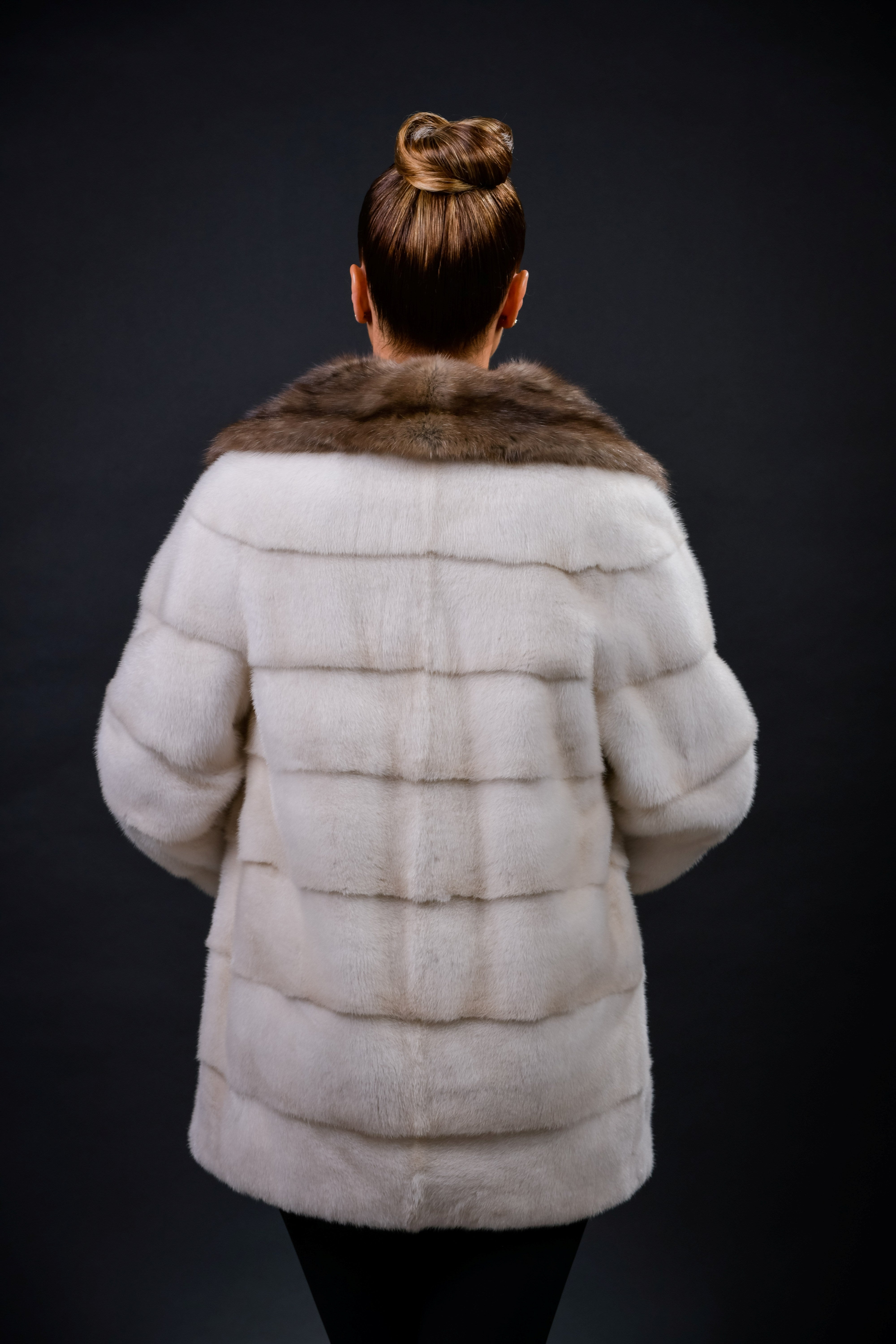 HAINA DIN BLANA NATURALA DE VIZON CU GULER DIN BLANA NATURALA DE JDER