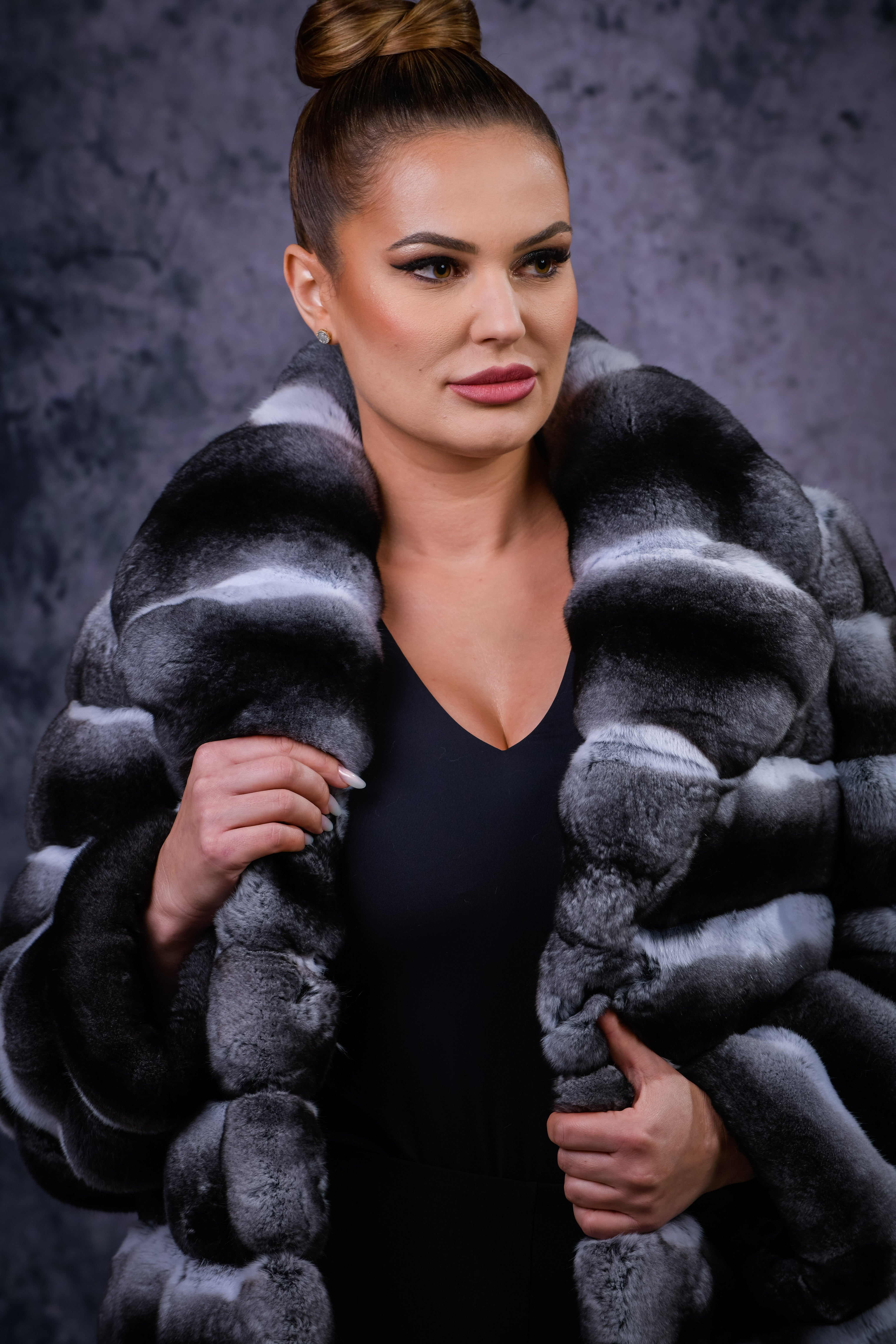 Haină din blană naturală de chinchilla, cu guler rever bogat