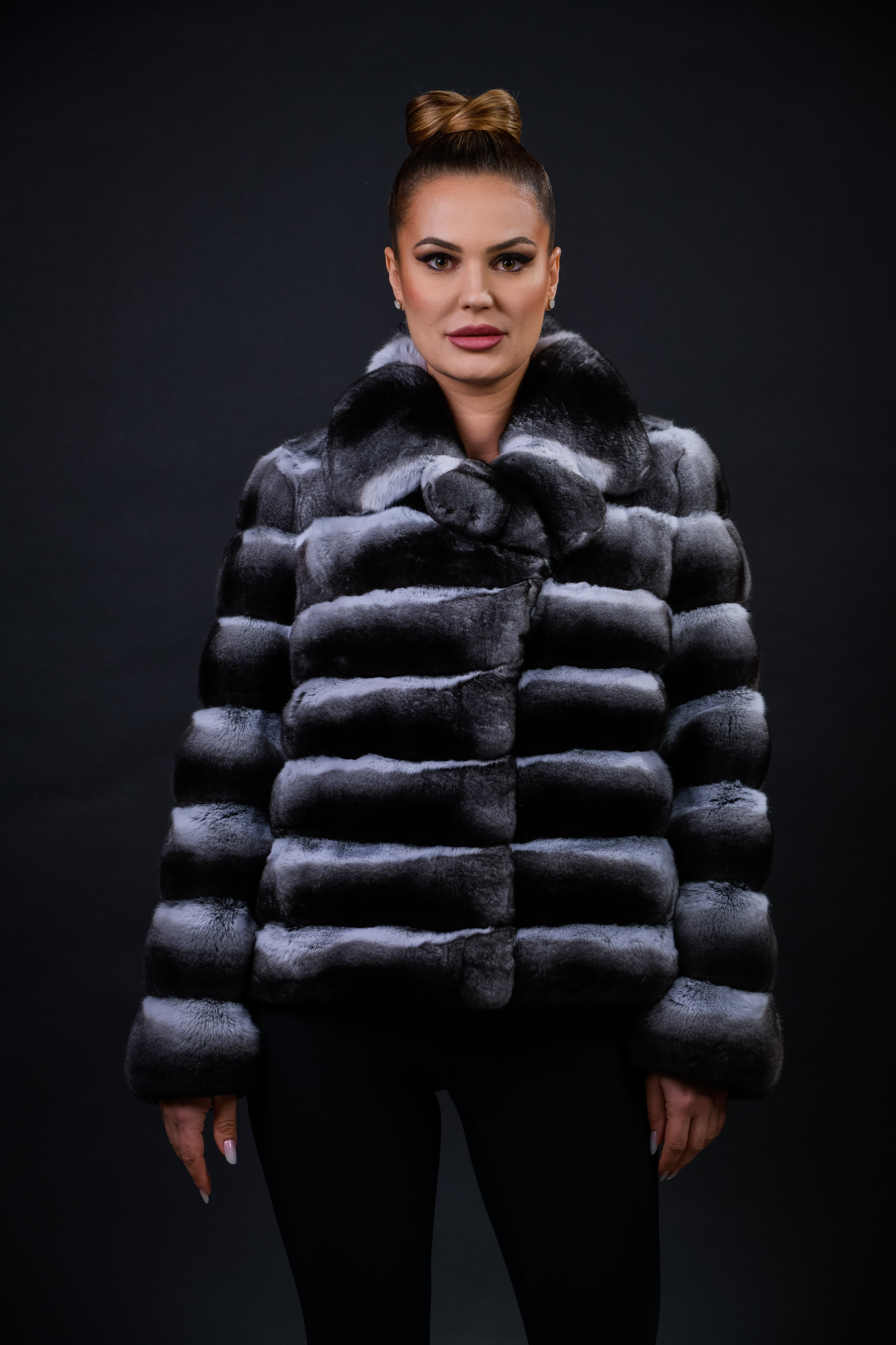 Haină din blană naturală de chinchilla, cu guler rever bogat