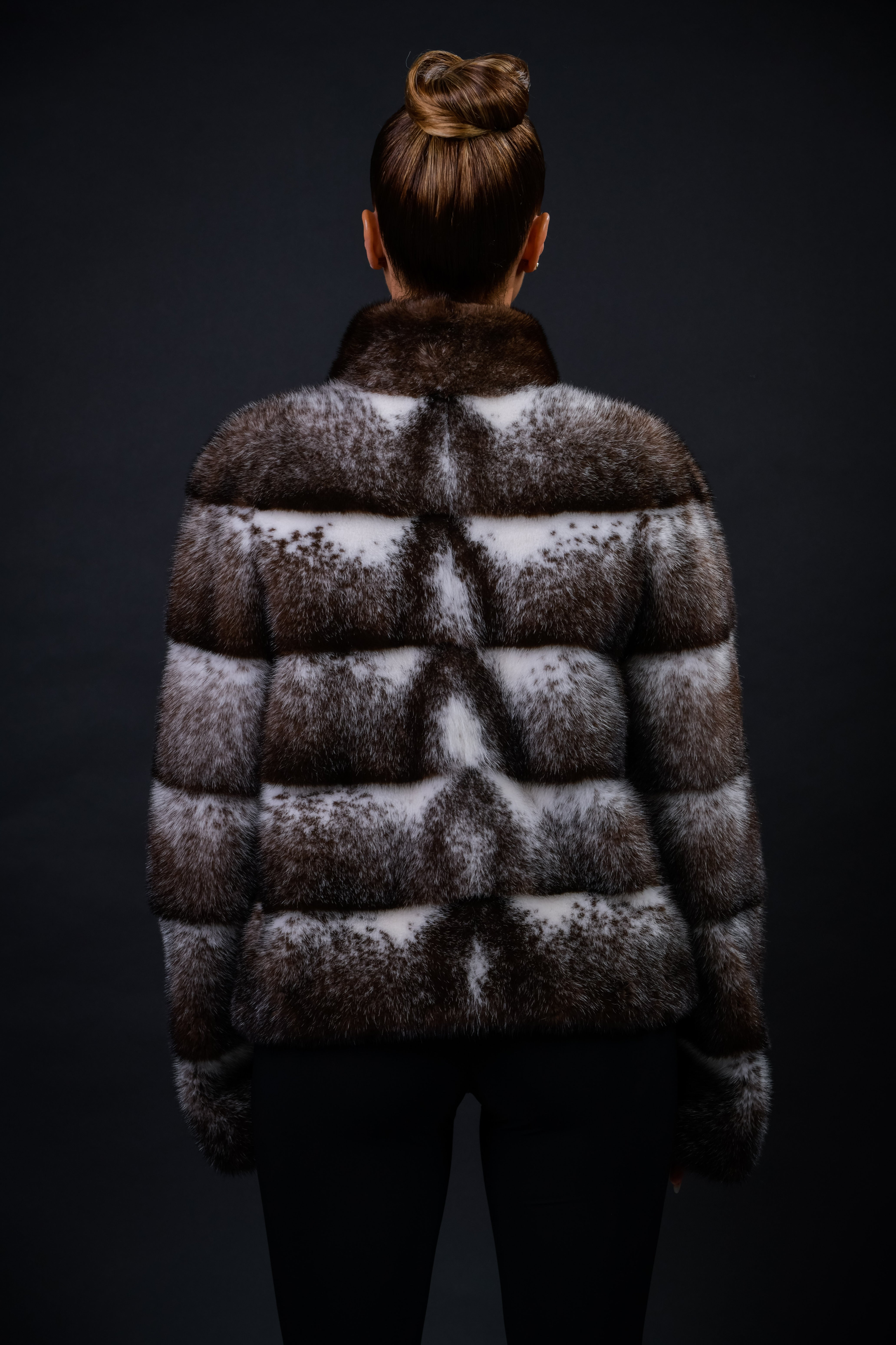 Haină din blană naturală de Vizon Black Cross, croi drept, guler stil tunică, 5 rânduri