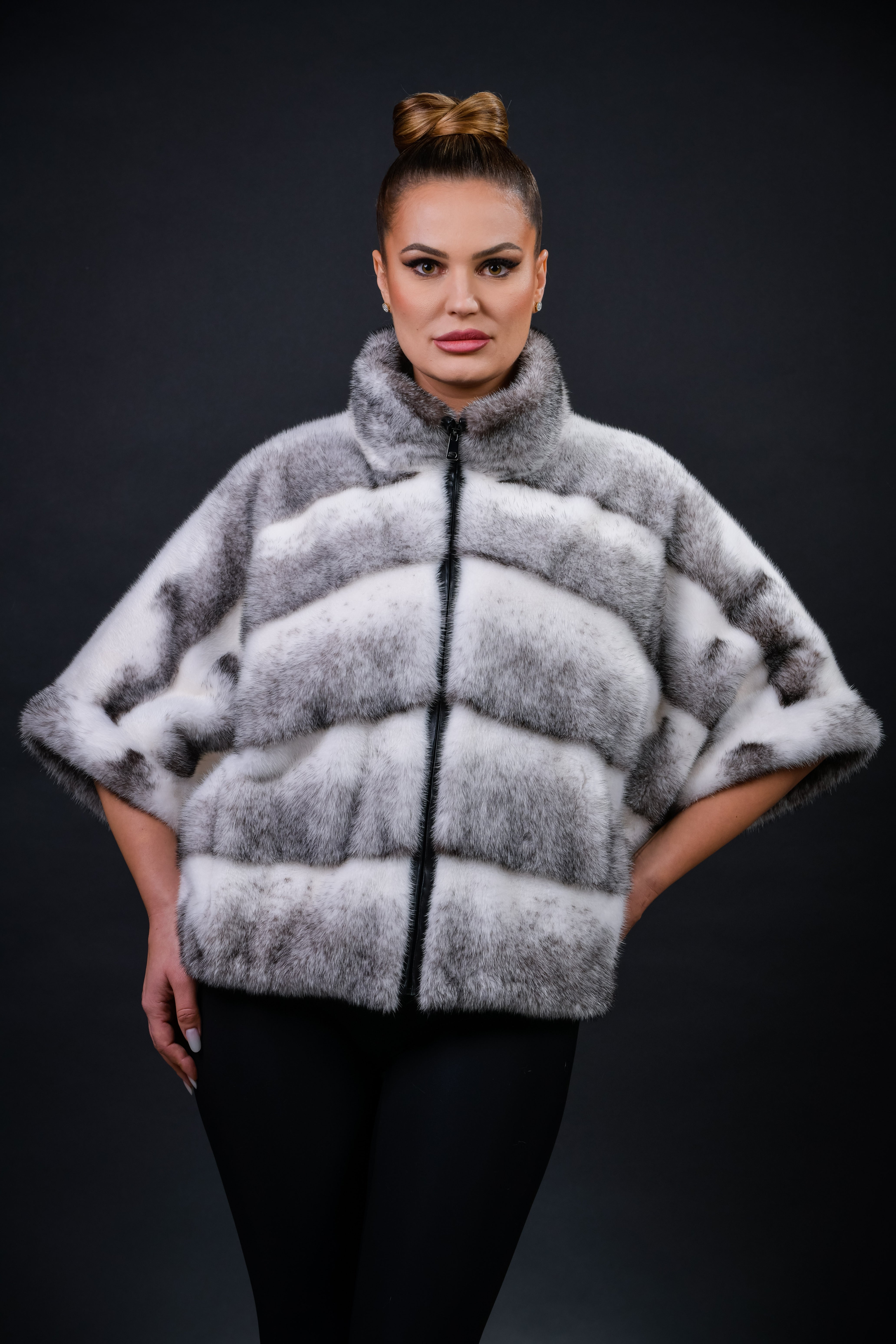 Haină din blană naturală de Vizon Black Cross, model cloș cu fermoar