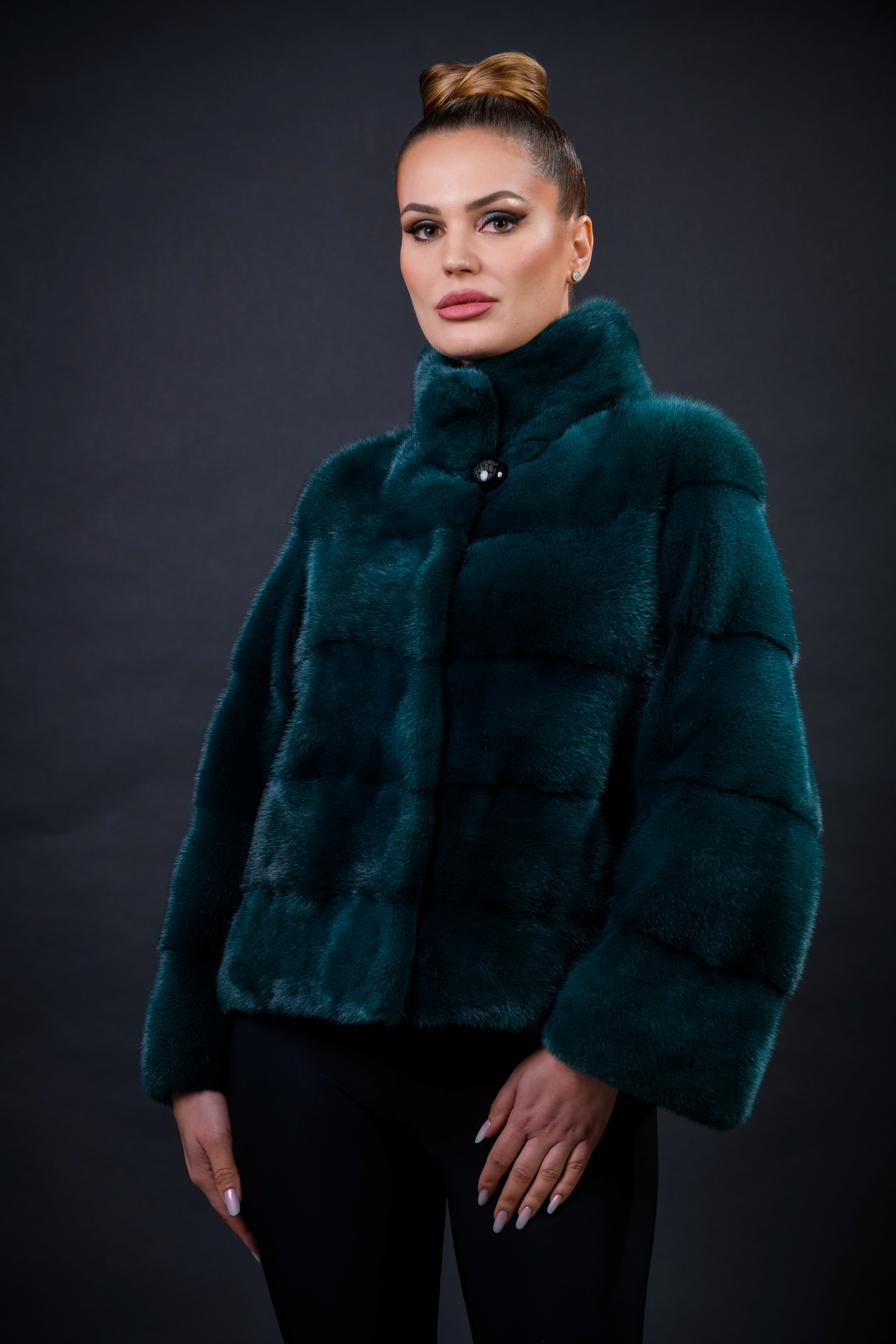 HAINA DIN BLANA NATURALA DE VIZON SMARALD