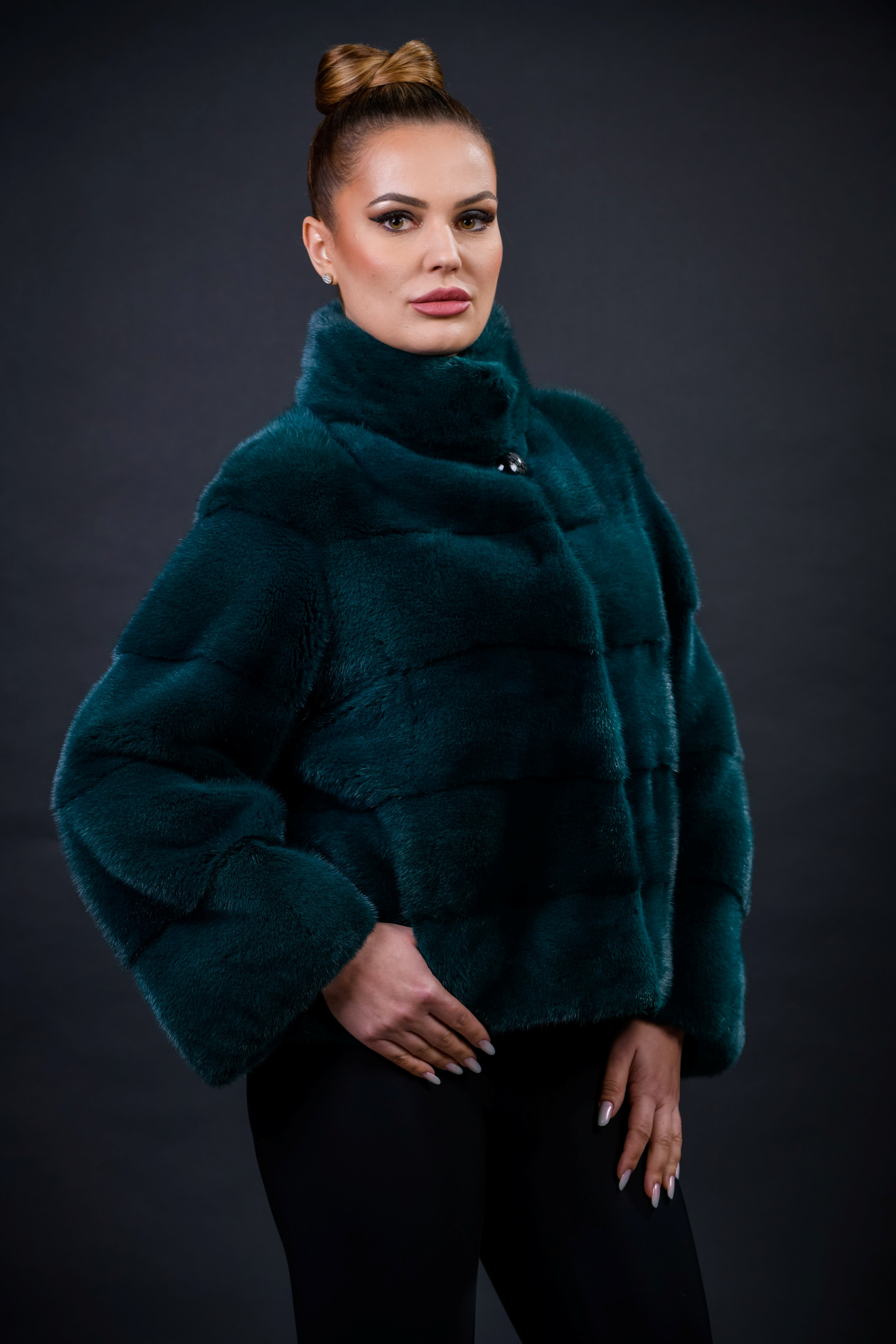 HAINA DIN BLANA NATURALA DE VIZON SMARALD