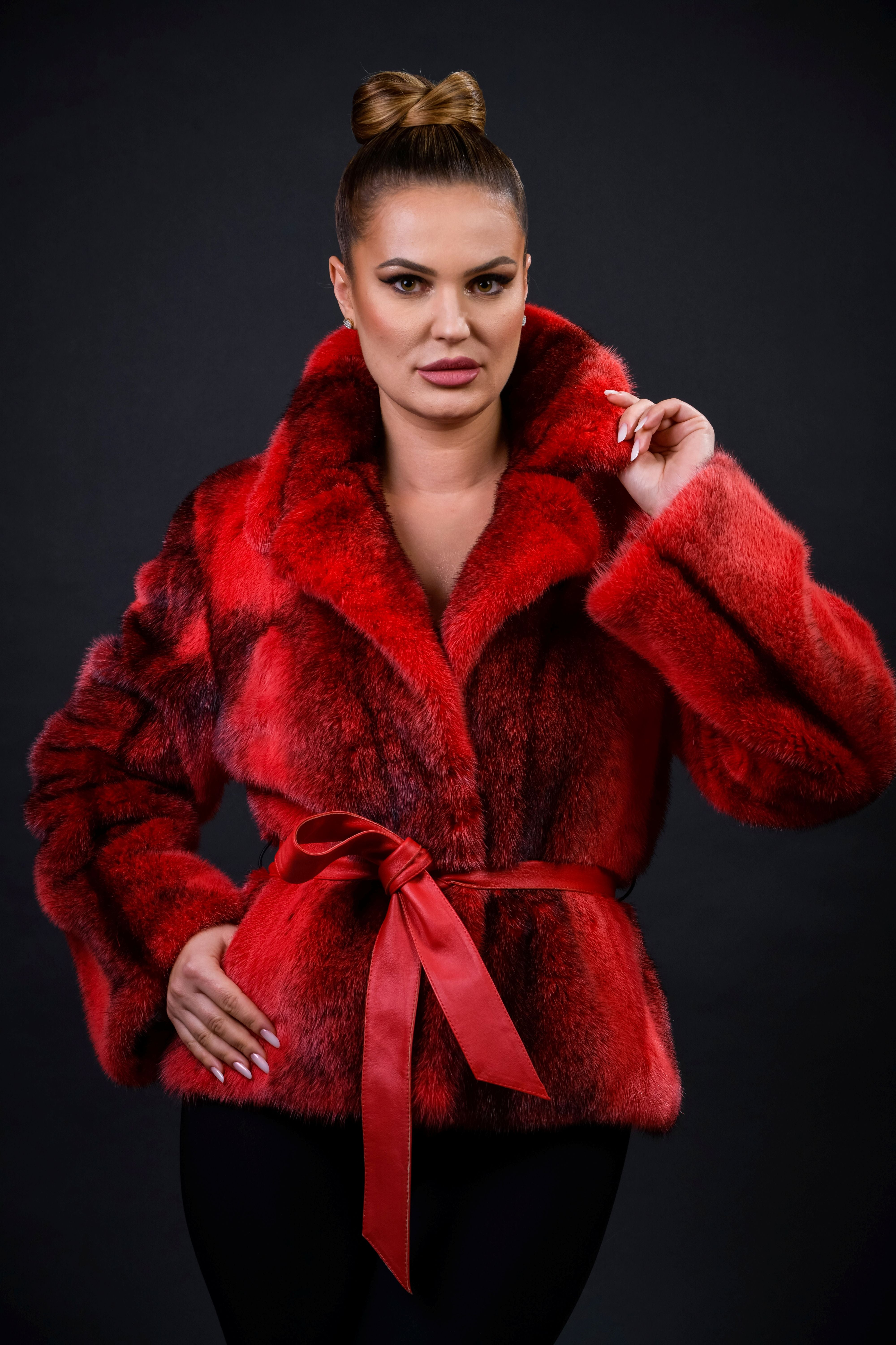 HAINA DIN BLANA NATURALA DE VIZON BLACK CROSS ROSU