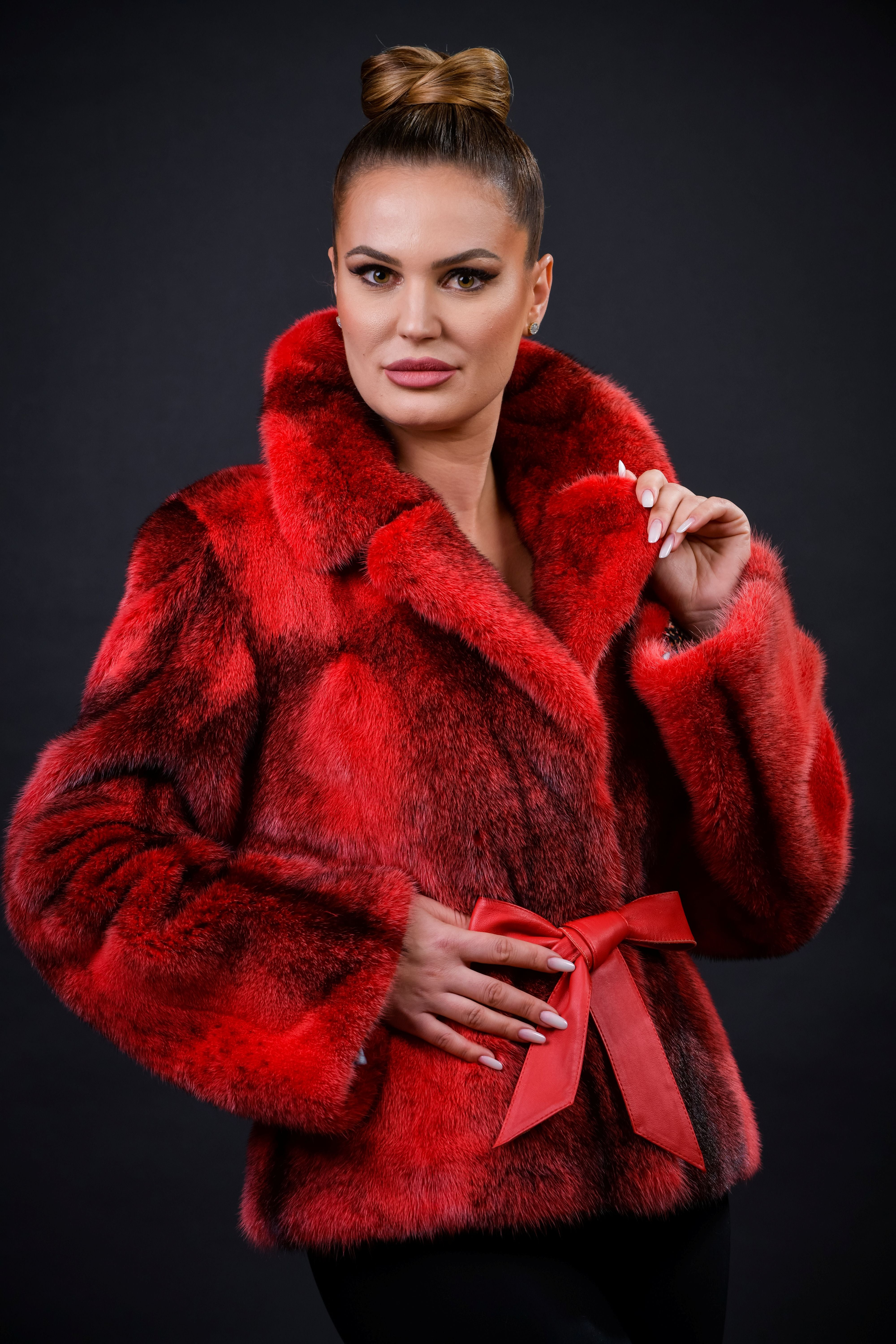 HAINA DIN BLANA NATURALA DE VIZON BLACK CROSS ROSU