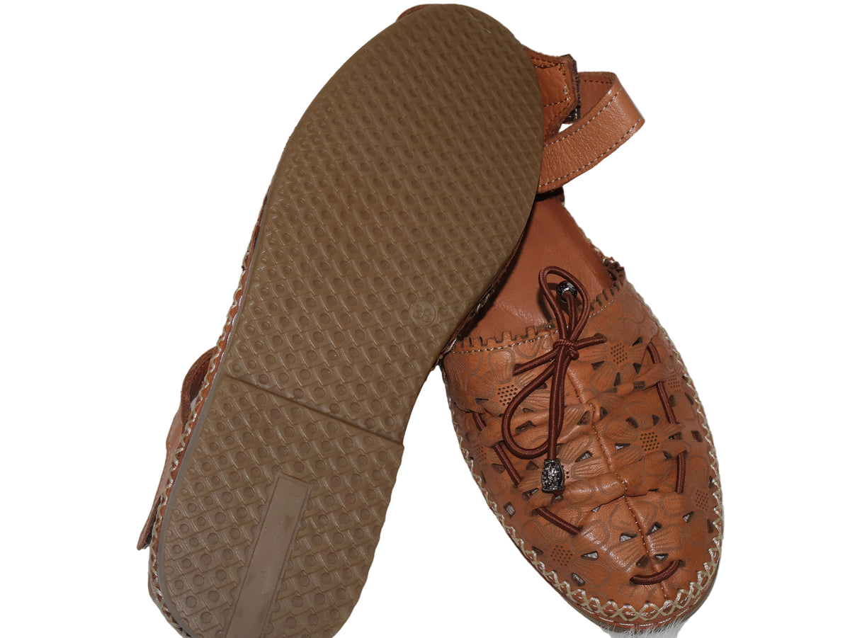 Pantofi din piele naturală perforată – Cognac